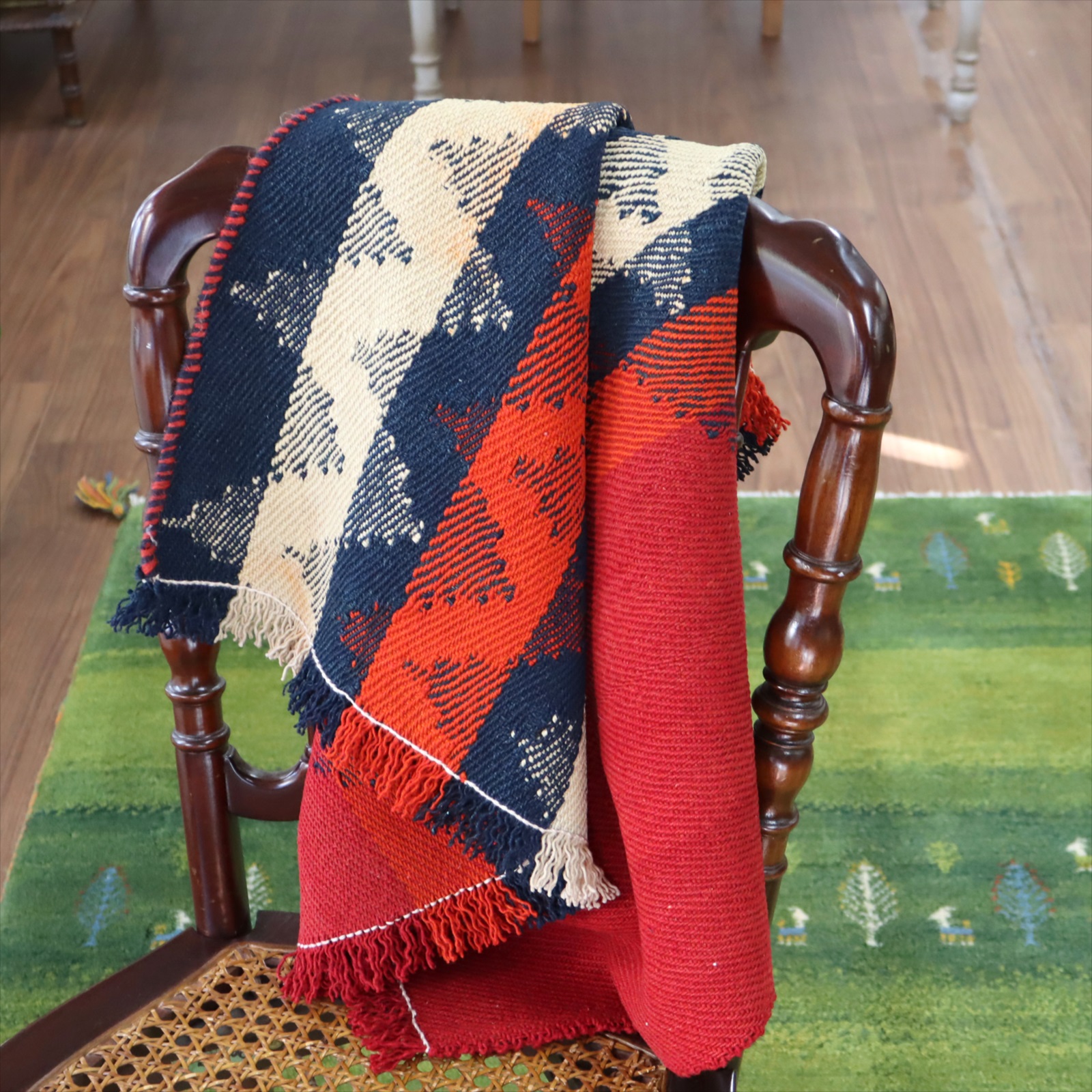 【15%OFF】オールドジャジム（テント装飾用）・カシュカイ族シラーズ60×74cm フラグメント