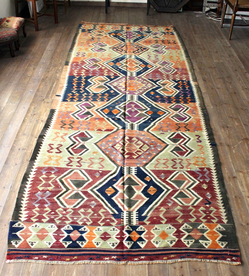 オールドキリム・アイドゥン/ヨルルック403×140cm 雄羊の角を持つ７つのメダリオン