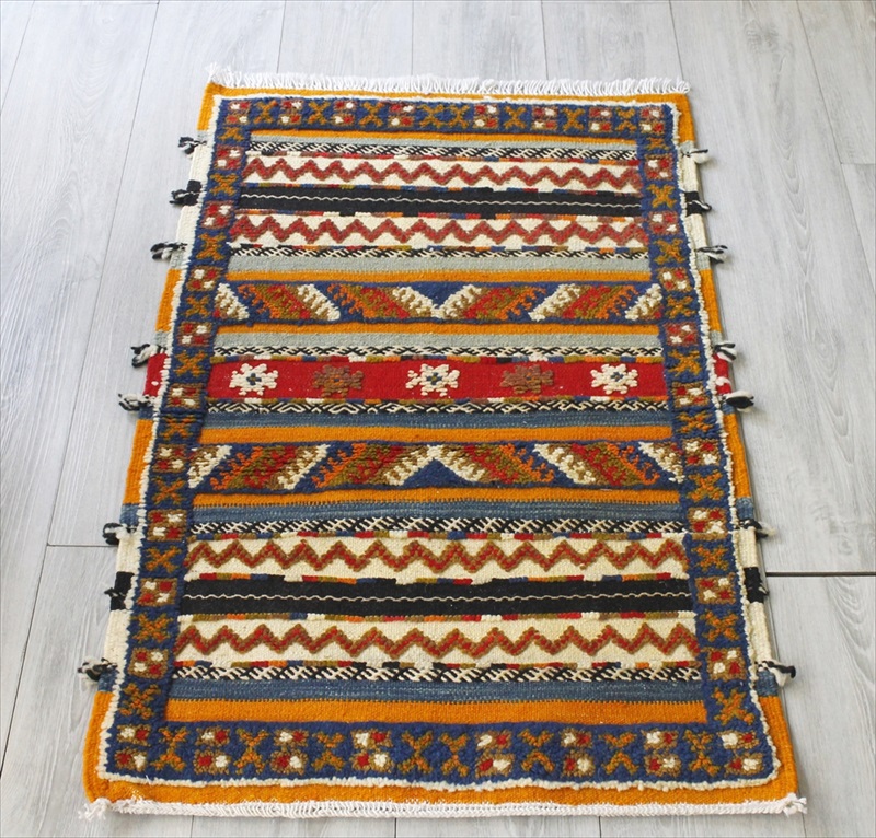 モロッコキリム・グラーウィ/ヤストゥクサイズ103×65cm 凹凸のあるパイル織りミックス