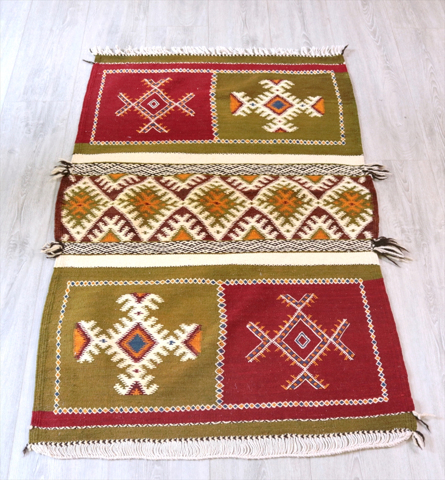 モロッコキリム・タズナフト/ヤストゥクサイズ117×72cm 凹凸のあるパイル織りミックス