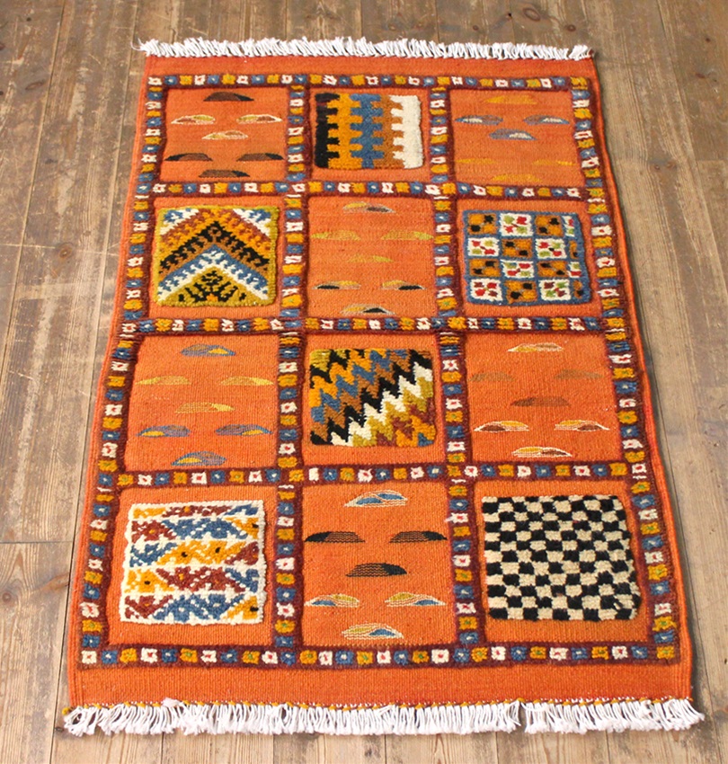 モロッコキリム・タズナフト/ヤストゥクサイズ99×65cm 凹凸のあるパイル織りミックス