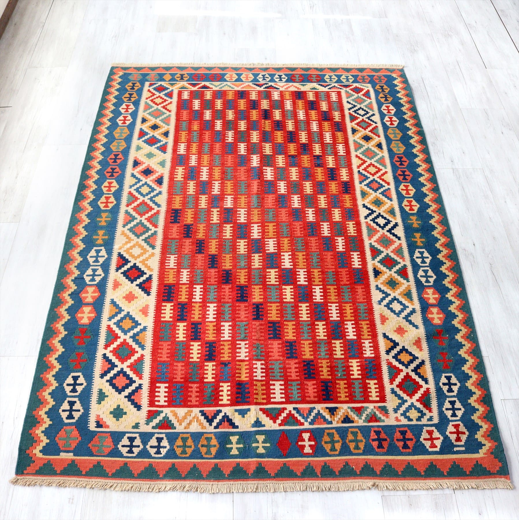 キリム・カシュカイ族の手織りキリム234×157cm 小さなクシのモチーフ