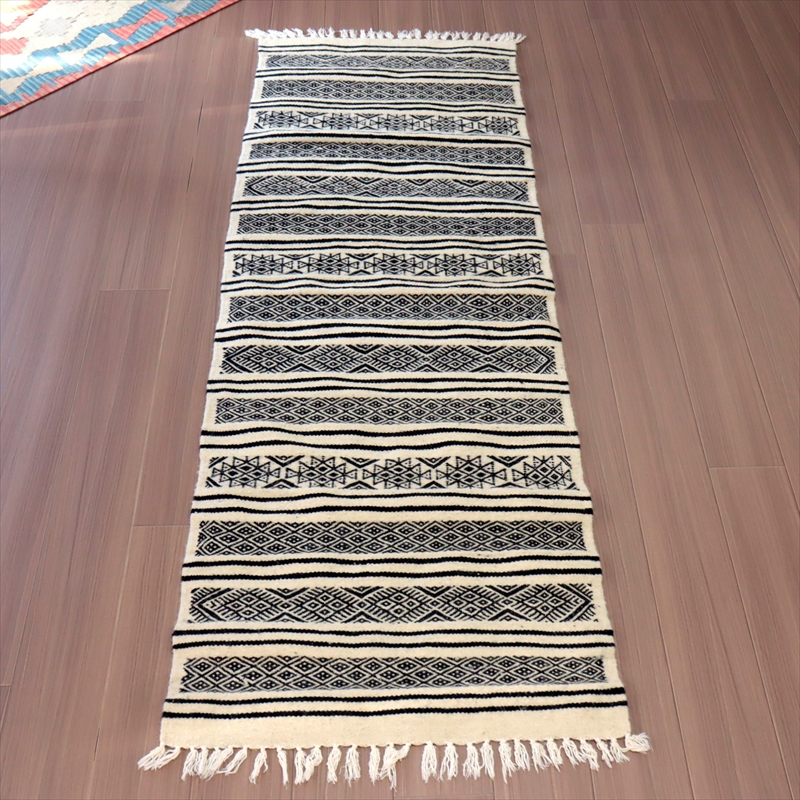 チュニジア・手織りキリム　ランナー196×72cm ナチュラル×ブラック