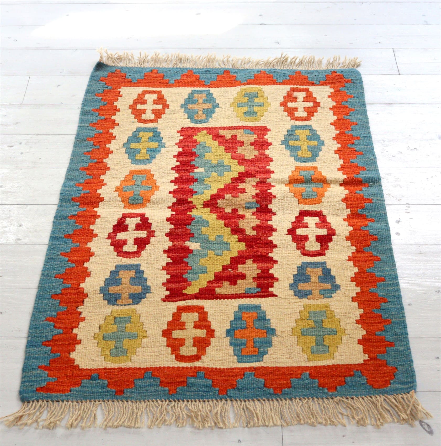 カシュカイ族の手織りキリム94×66cm 発色のよいカラフルモチーフ