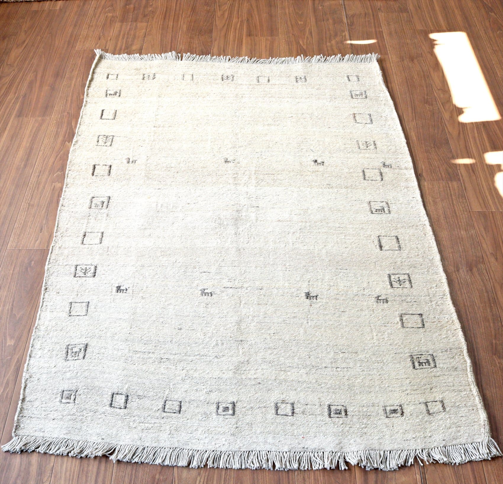 スマック織りのキリム　シラーズ184×124cm 四角形のボーダー　動物のモチーフ