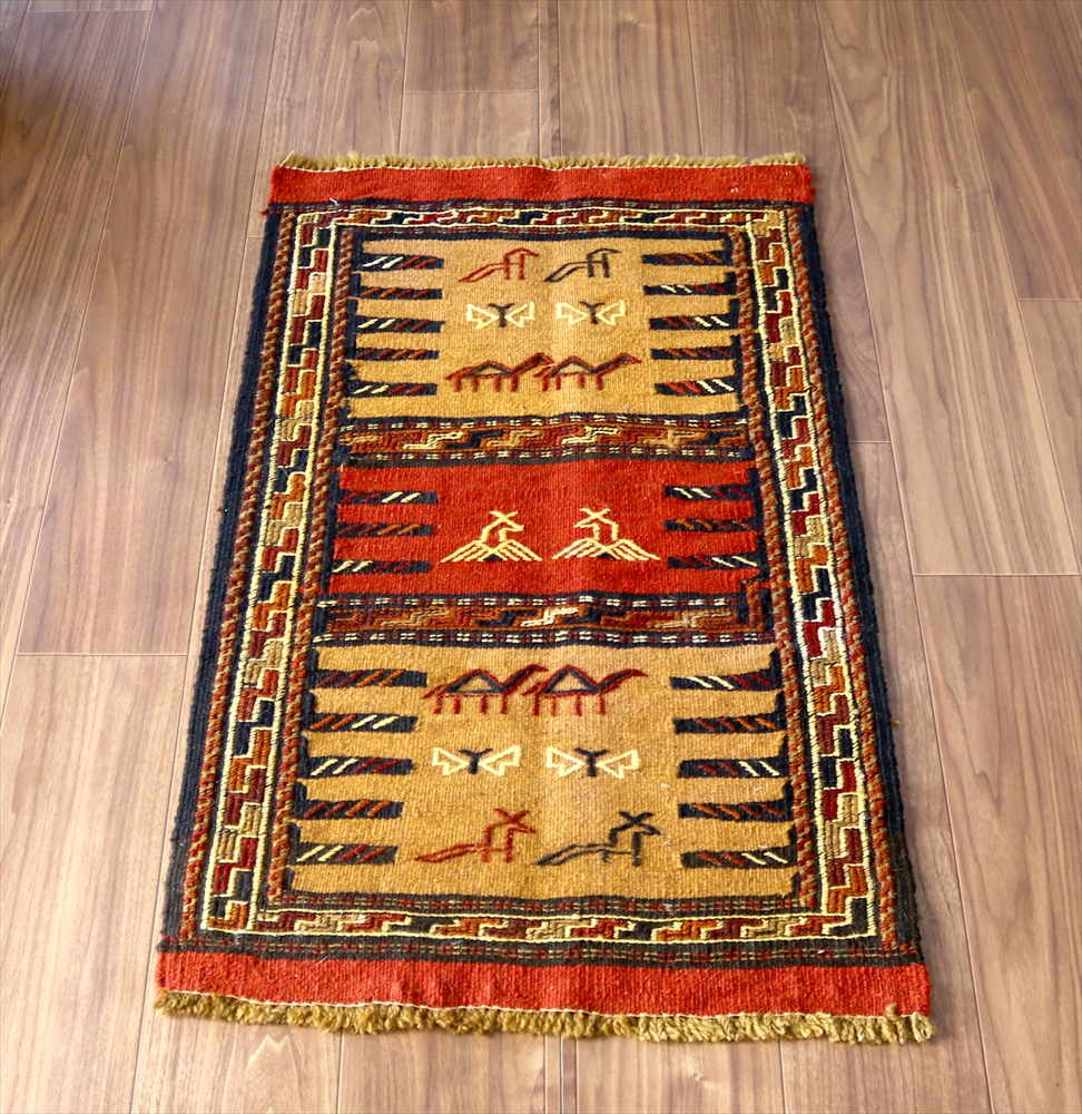 グチャンキリム・東イランの素朴な手織りキリム96×57cm ラクダとクジャク
