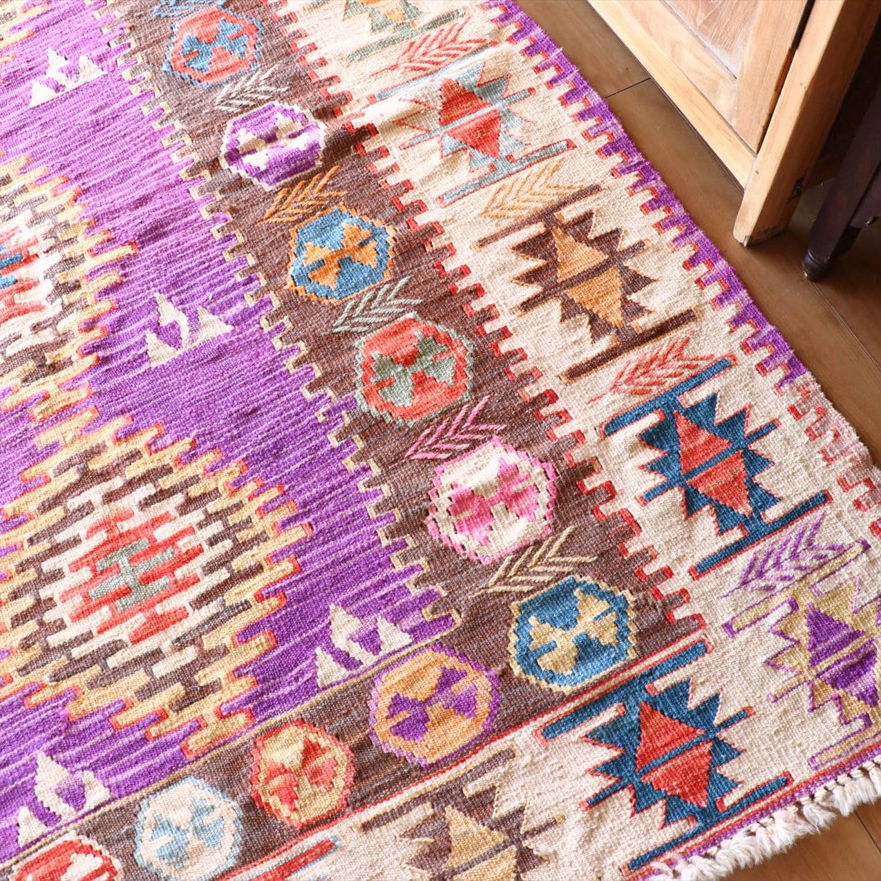 手織りキリム トルコ　カイセリ産178×137cm 明るいパステルカラー　セッヂャーデ