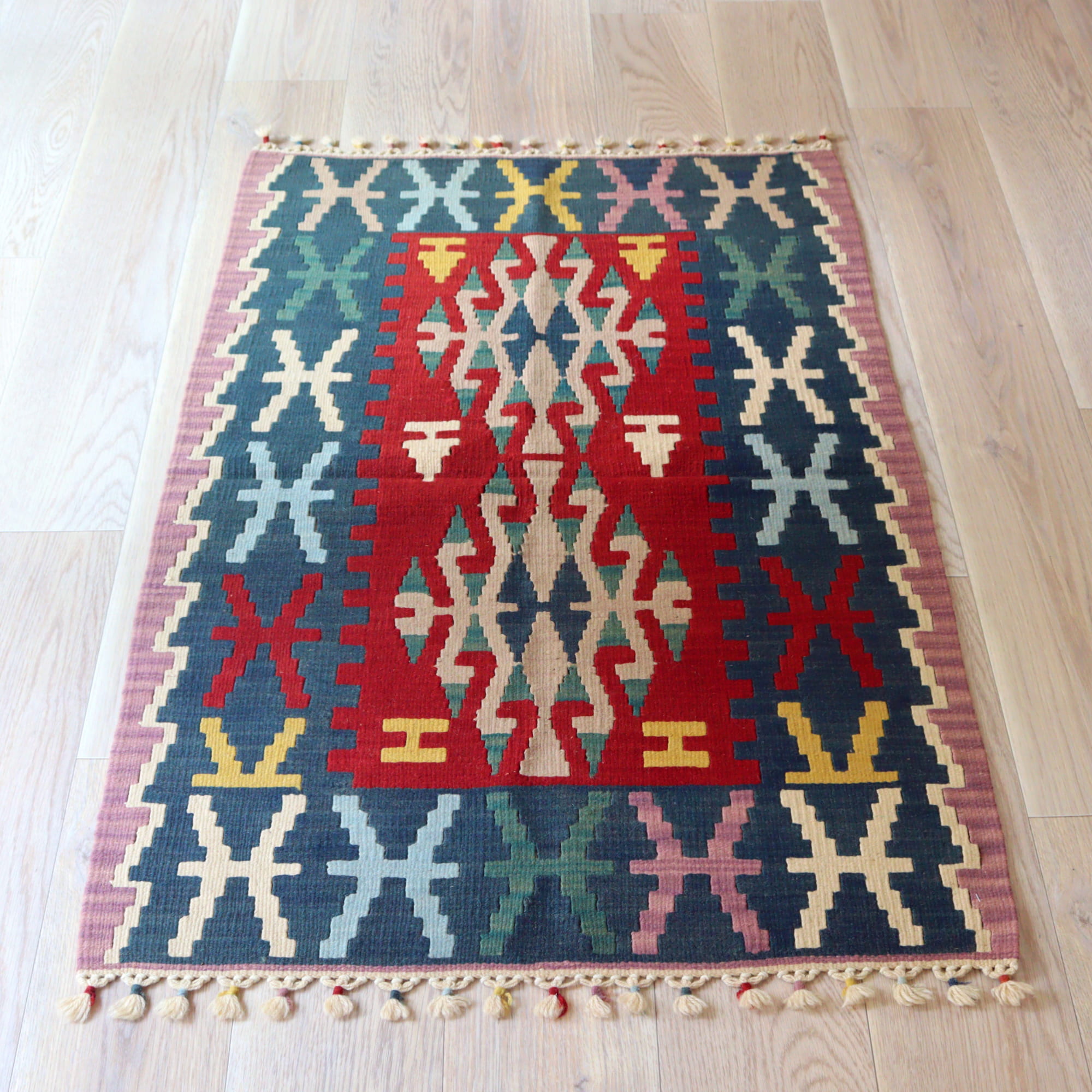 【15%OFF】トルコの手織りキリム カイセリ127×84cm ドラゴンのモチーフ