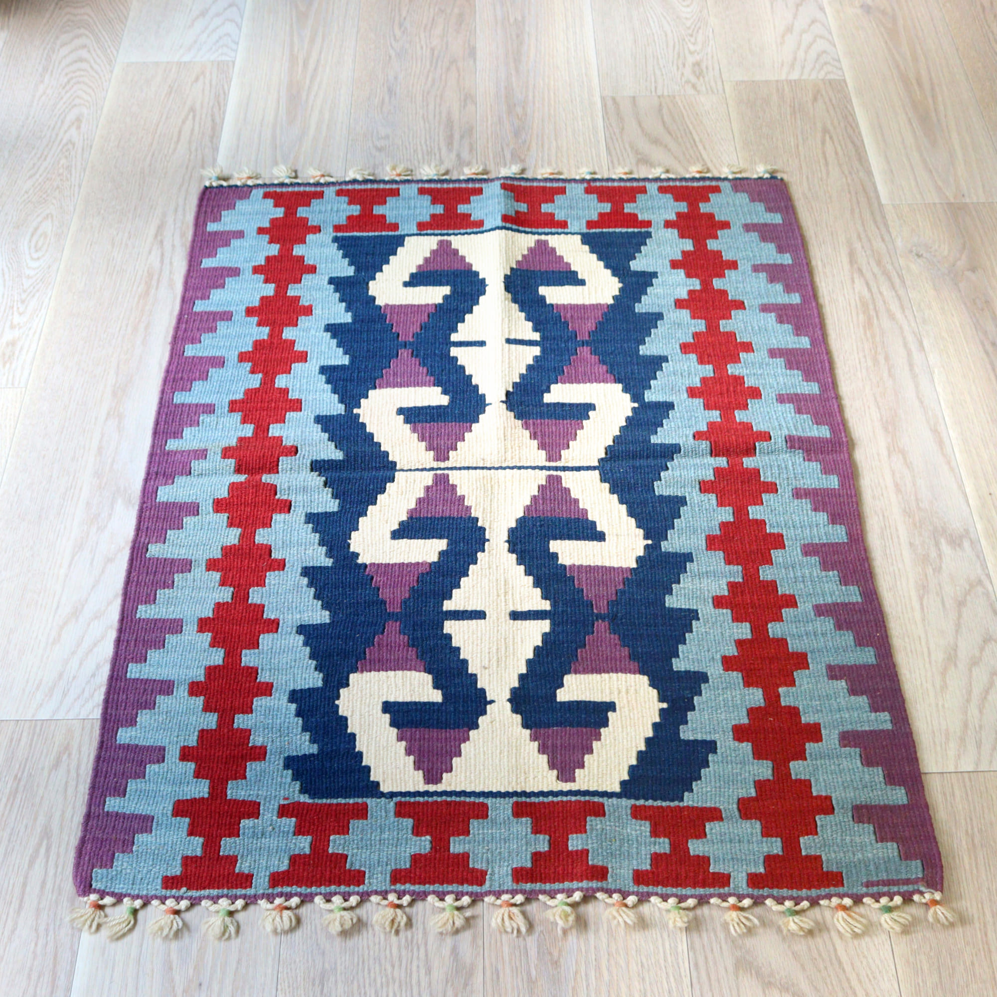 【15%OFF】カイセリキリム トルコの手織りラグ111×80cm 雄羊の角