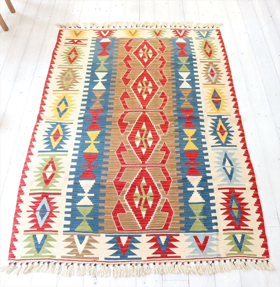 トルコ手織りキリム・セッヂャーデ177×118cm 狼の足跡と雄羊の角
