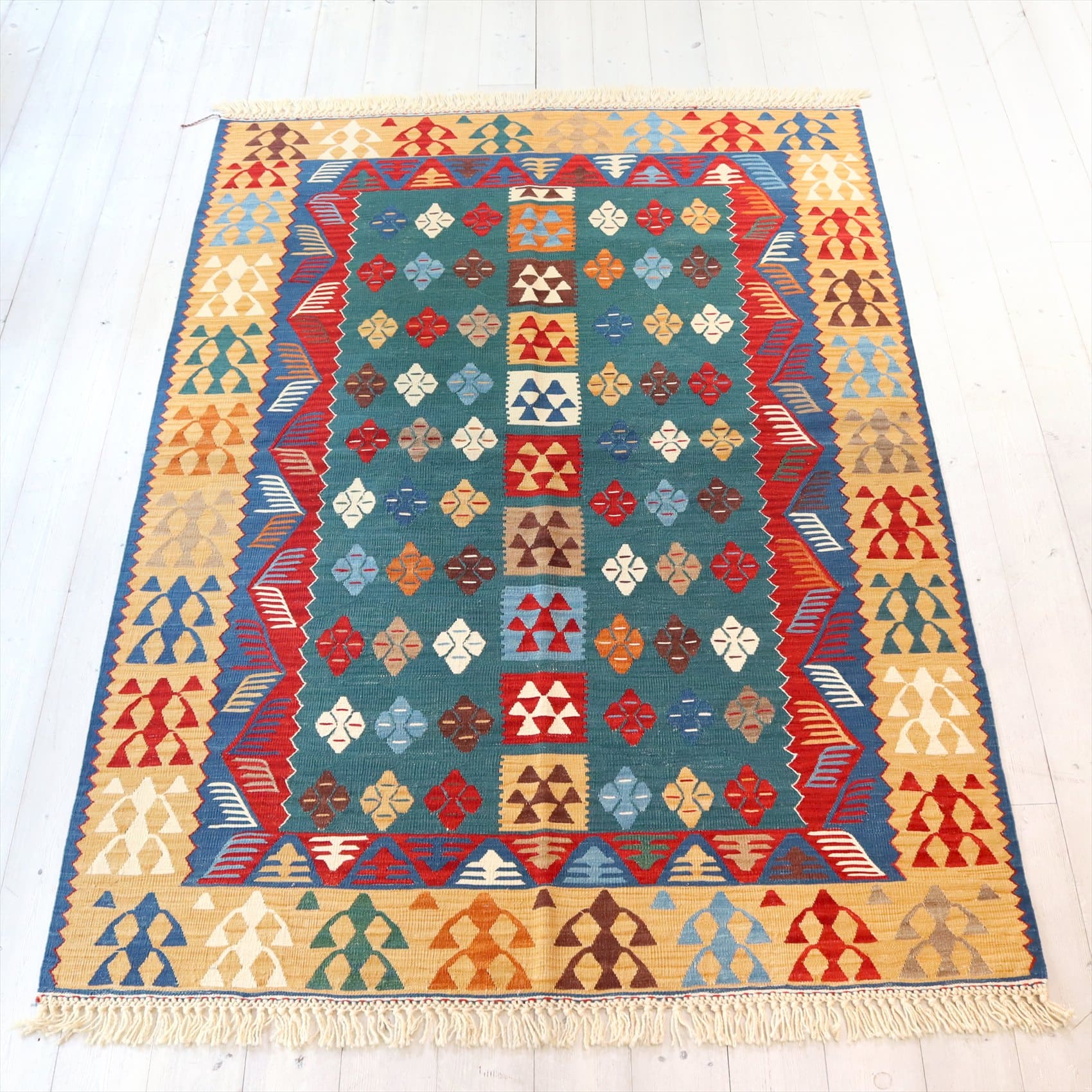 トルコの手織りキリム　ウシャク173×122cm 幾何学模様と小花のモチーフ