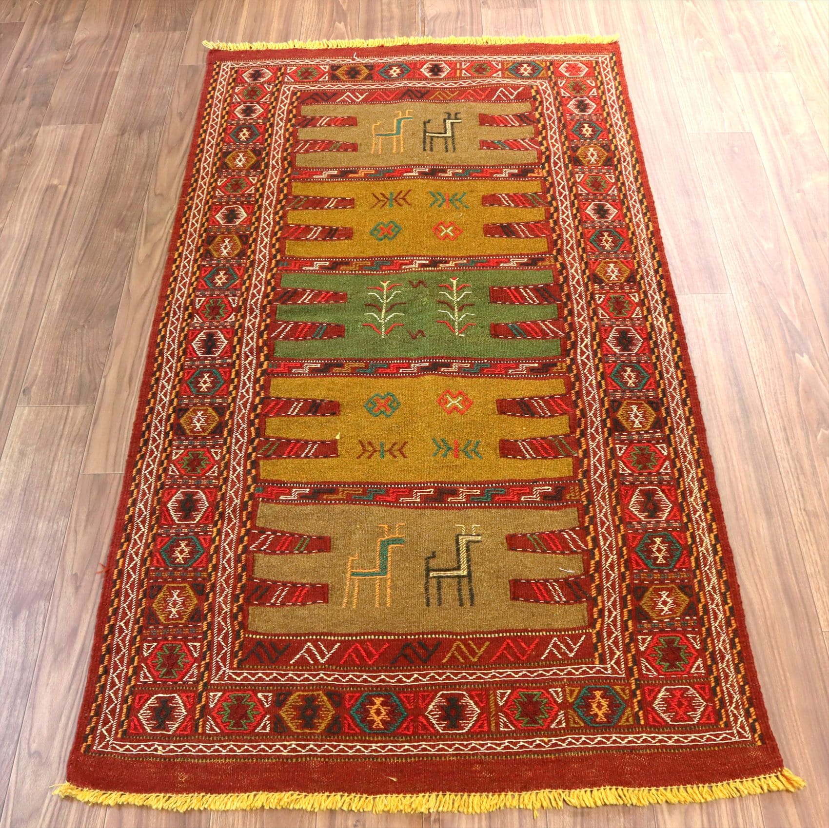 東イランの素朴な手織りキリム　グチャン185×103cm 生命の樹とシカ
