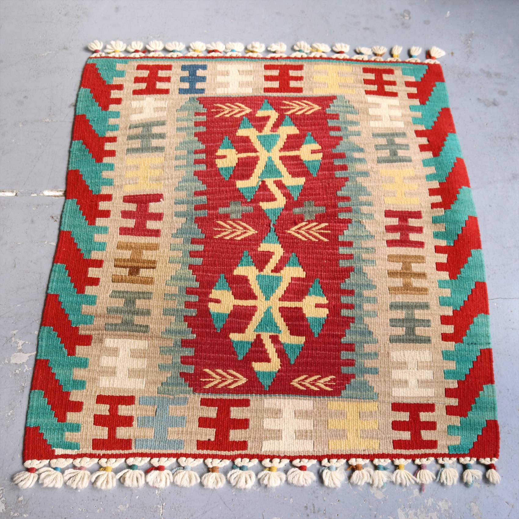 カイセリ産トルコ手織りキリム82×72cm レッド グリーン 狼の足跡と麦の穂モチーフ