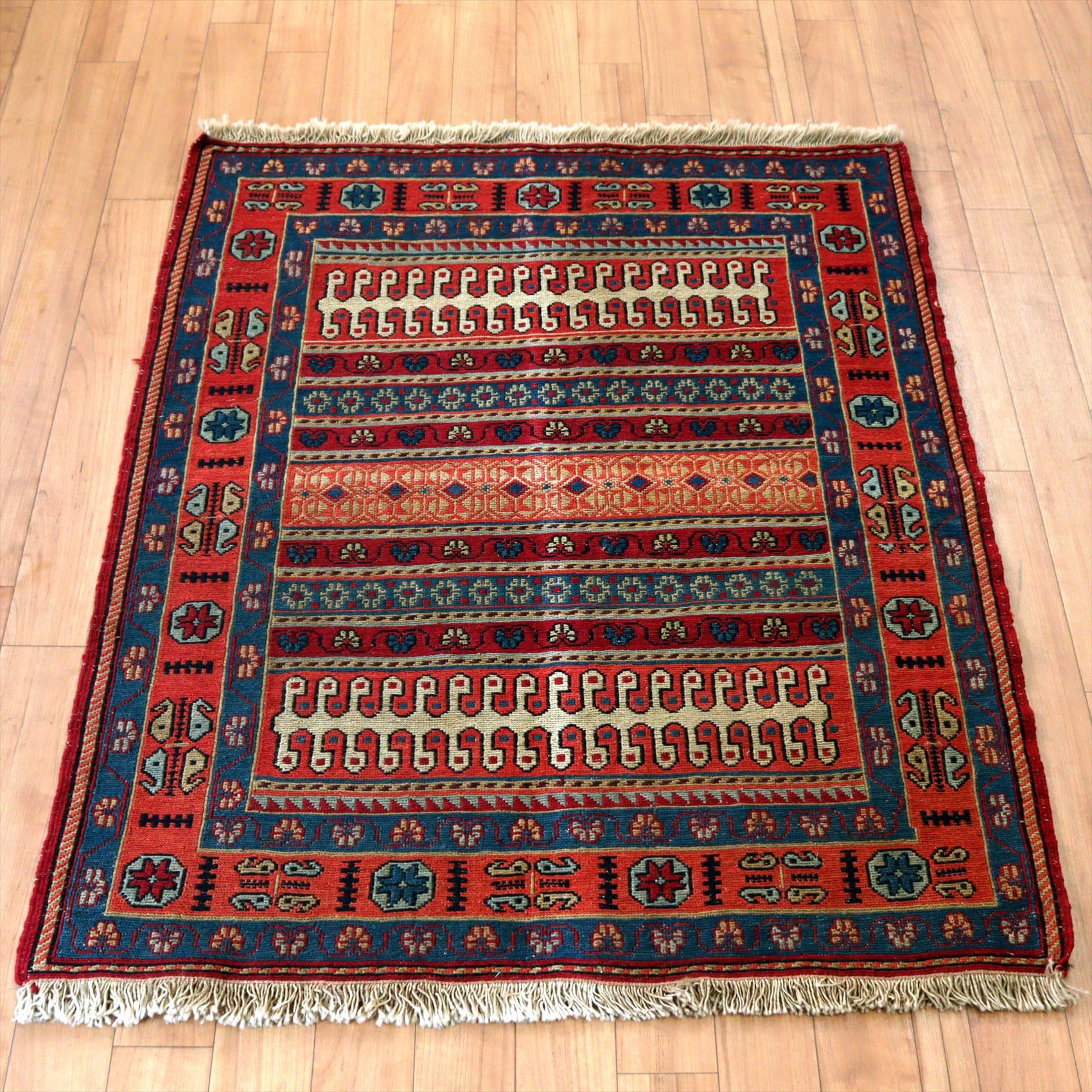 シルジャン イランの手織りキリム100×81cm ラフラ スマック織り 【OUTLET】