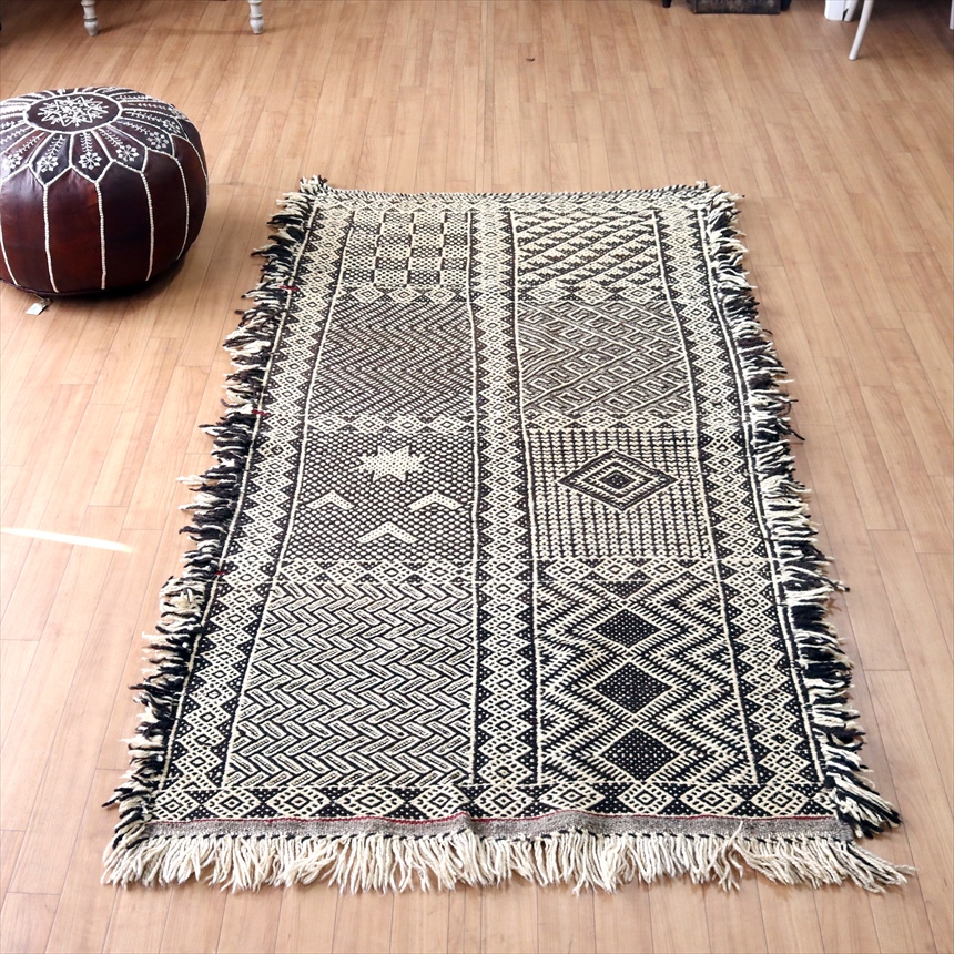 モロッコキリム　ザナフィ ZANAFI kilim175×127cm パターンの違うジジム織り　モノトーン
