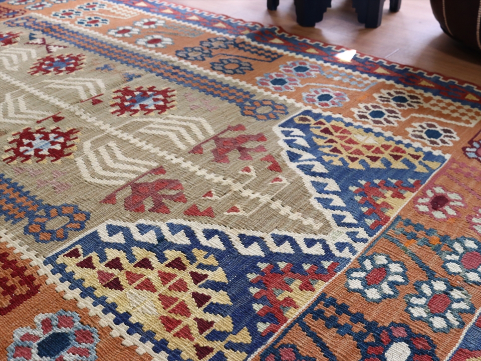 トルコの手織りキリム カイセリ セッチャーデ175×127cm / ガラタバザール
