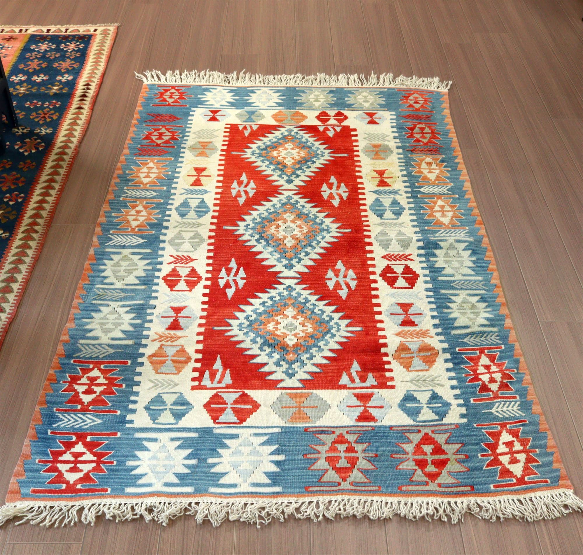 トルコの手織りキリム カイセリ175×115cmドラゴンと麦の穂のモチーフ【OUTLET】