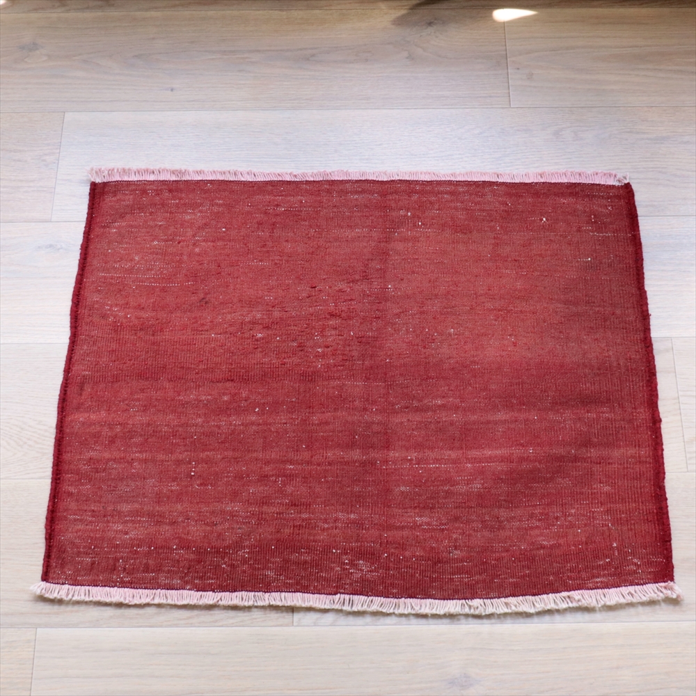オールドキリム 無地レッド 55×78cm 収納袋チュアルを開いたフラグメント　OUTLET