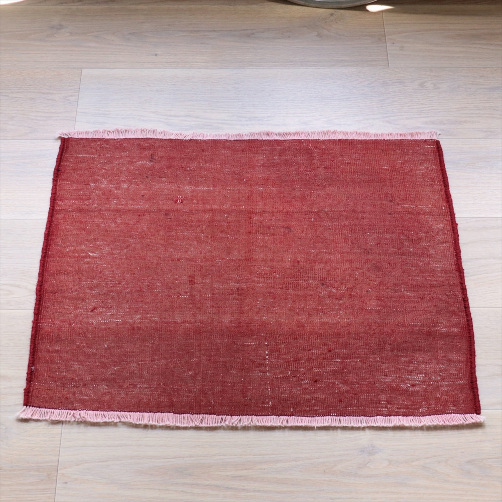 オールドキリム 無地レッド 57×78cm 収納袋チュアルを開いたフラグメント　OUTLET