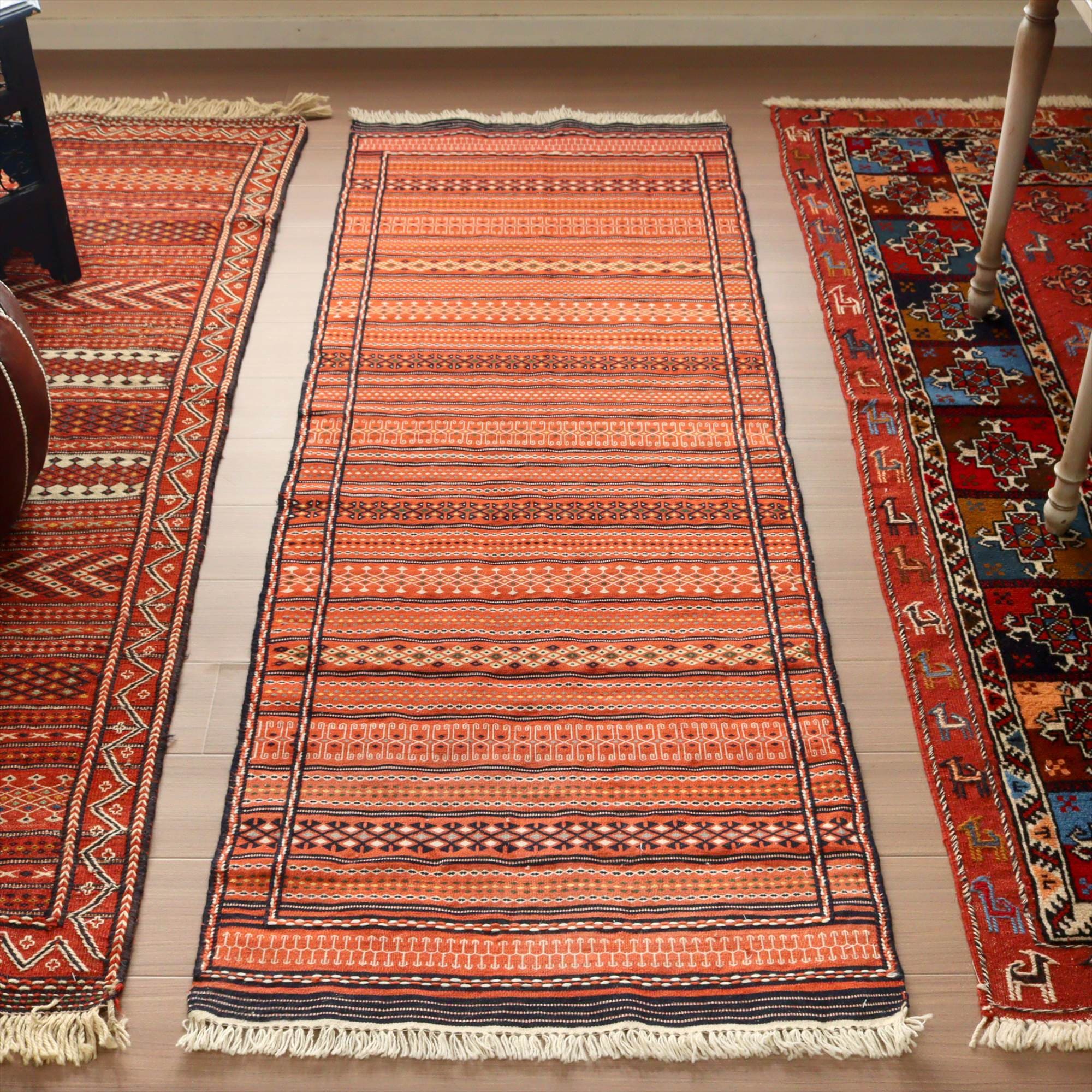 刺繍のようなスザンニ織りのキリム イラン東北部カラート198×72cm幾何学模様のボーダーデザイン