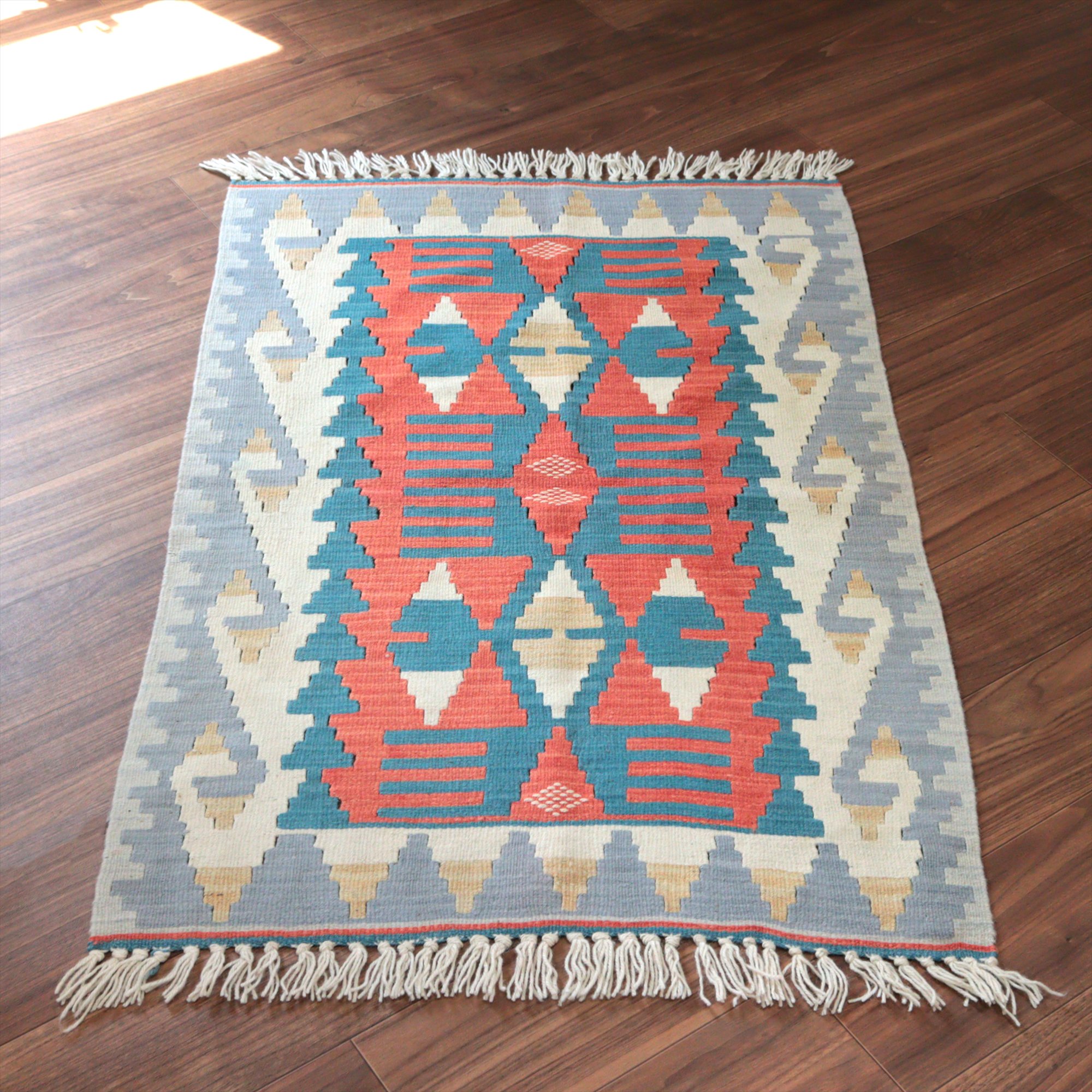 カイセリ産手織りキリム117×77cm 翼を広げた鳥のモチーフ トルコの手織りラグ