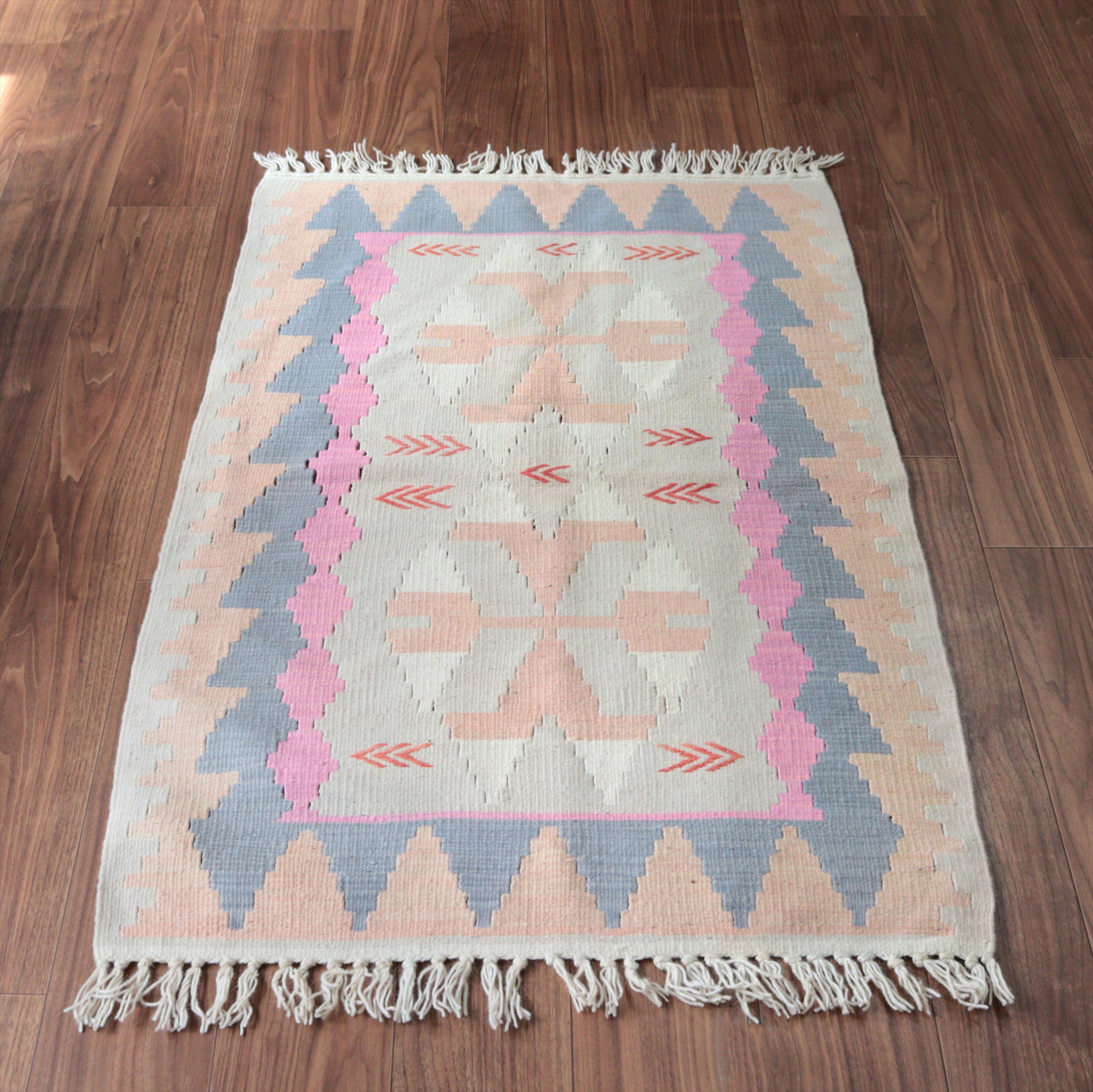 カイセリ産手織りキリム129×83cm パステルカラー トルコの手織りラグ