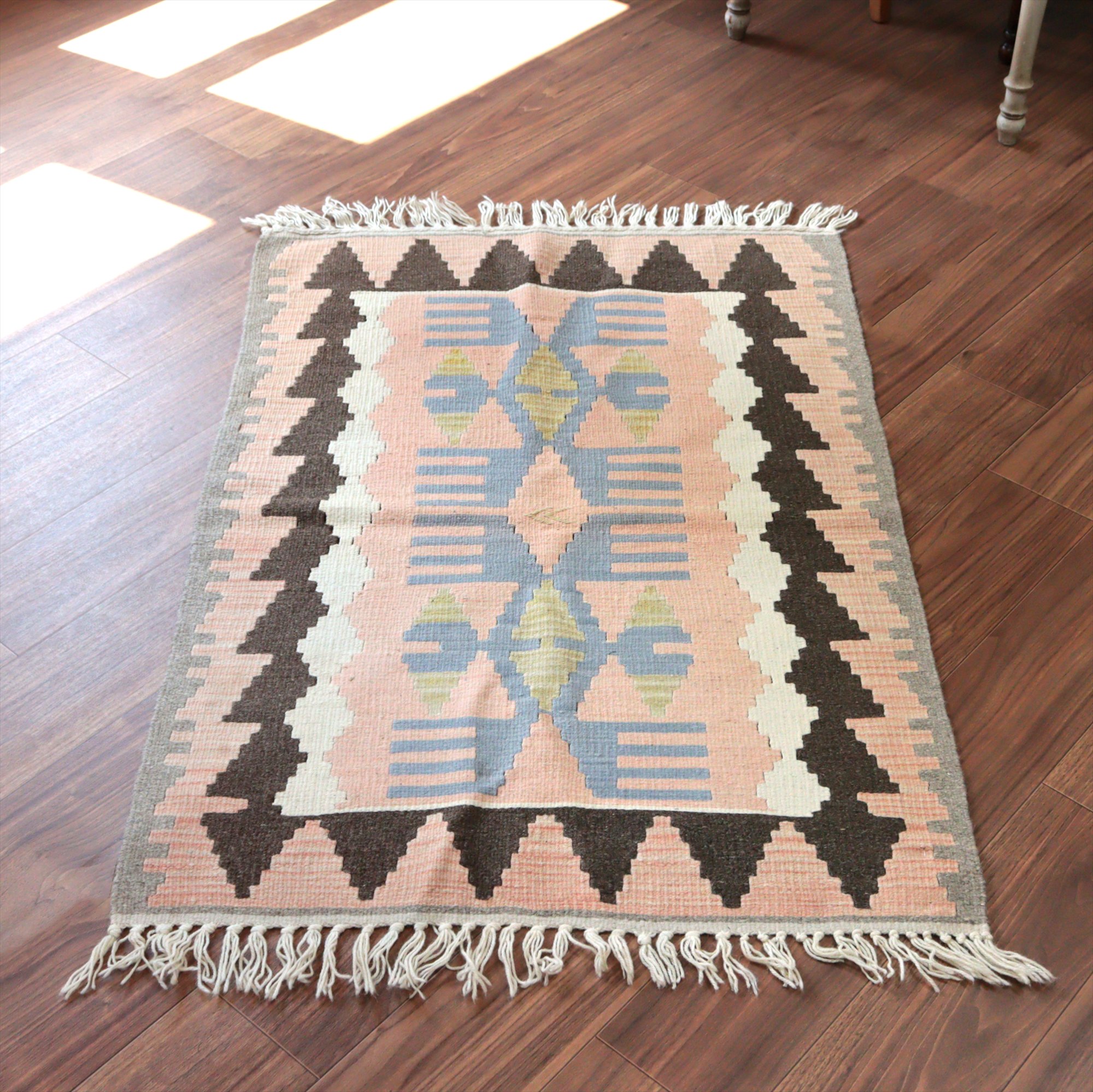 カイセリ産手織りキリム121×82cm パステルカラー トルコの手織りラグ