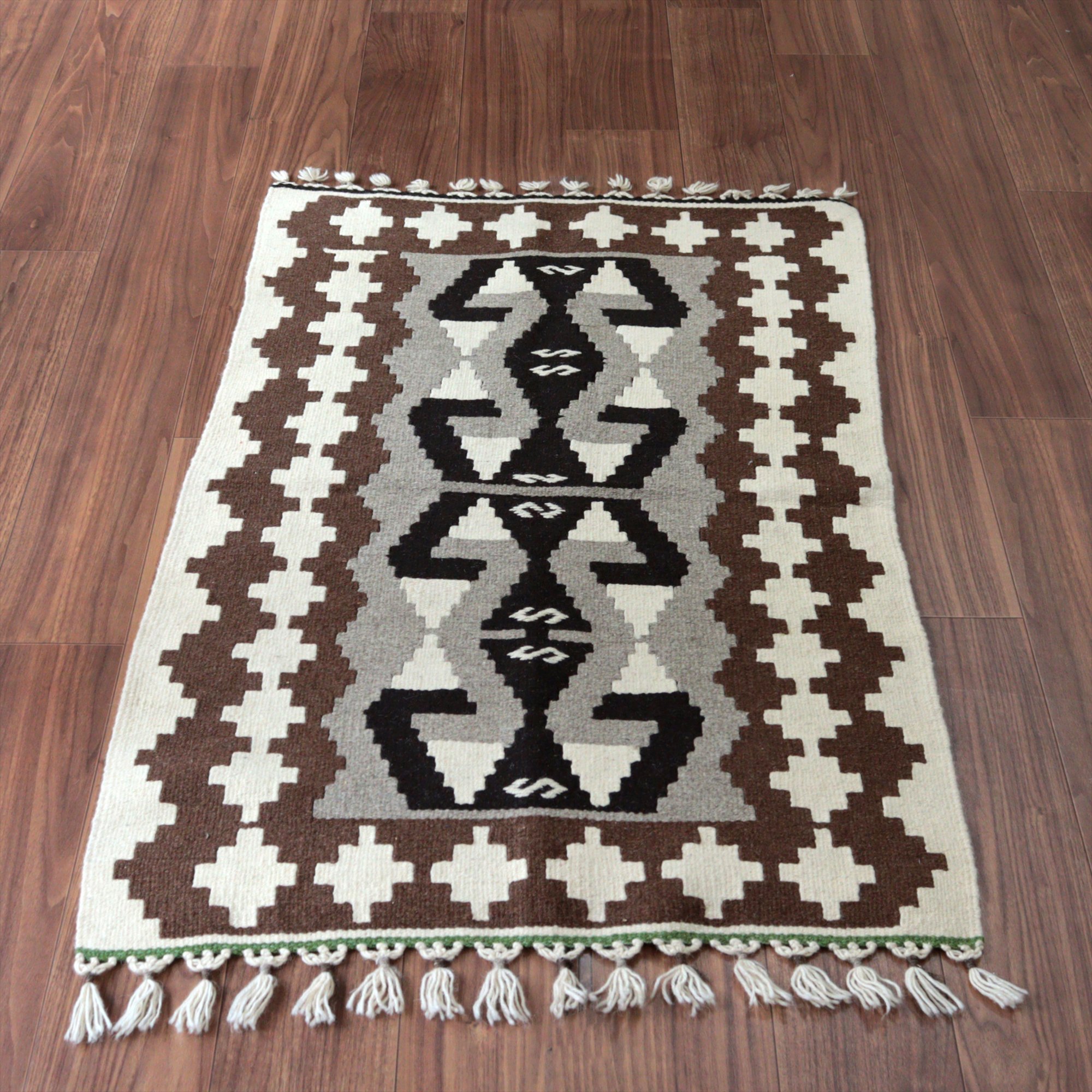 カイセリ産手織りキリム 雄羊の角125×78cm ナチュラルモノトーン トルコの手織りラグ