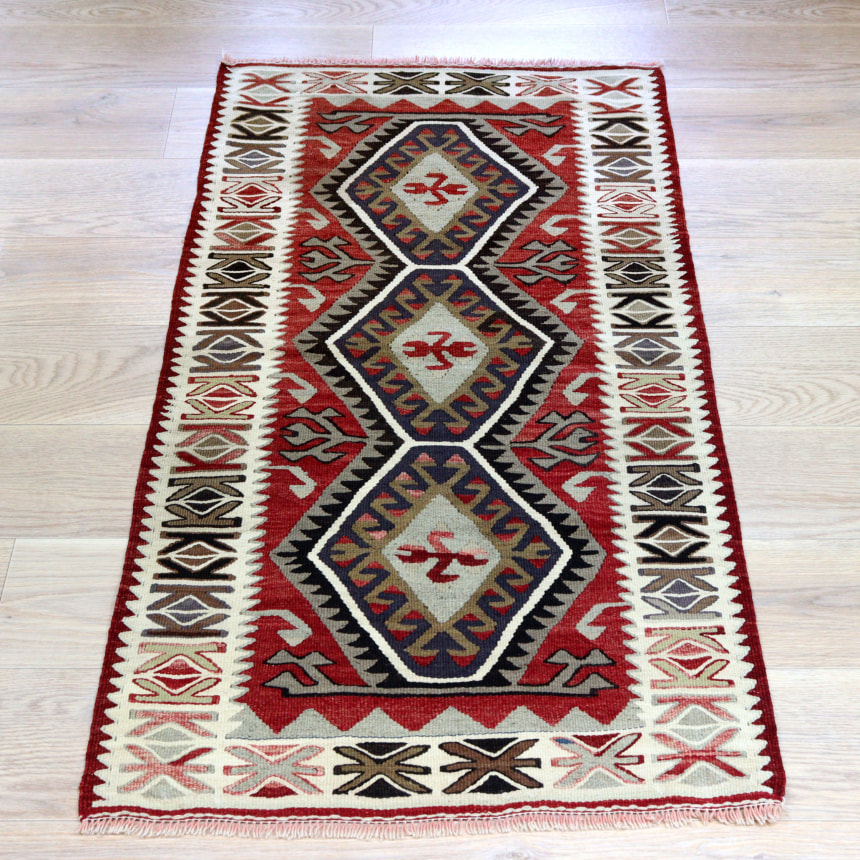 【15%OFF】アダナキリム バフチェジック133×76cm ３つのメダリオン