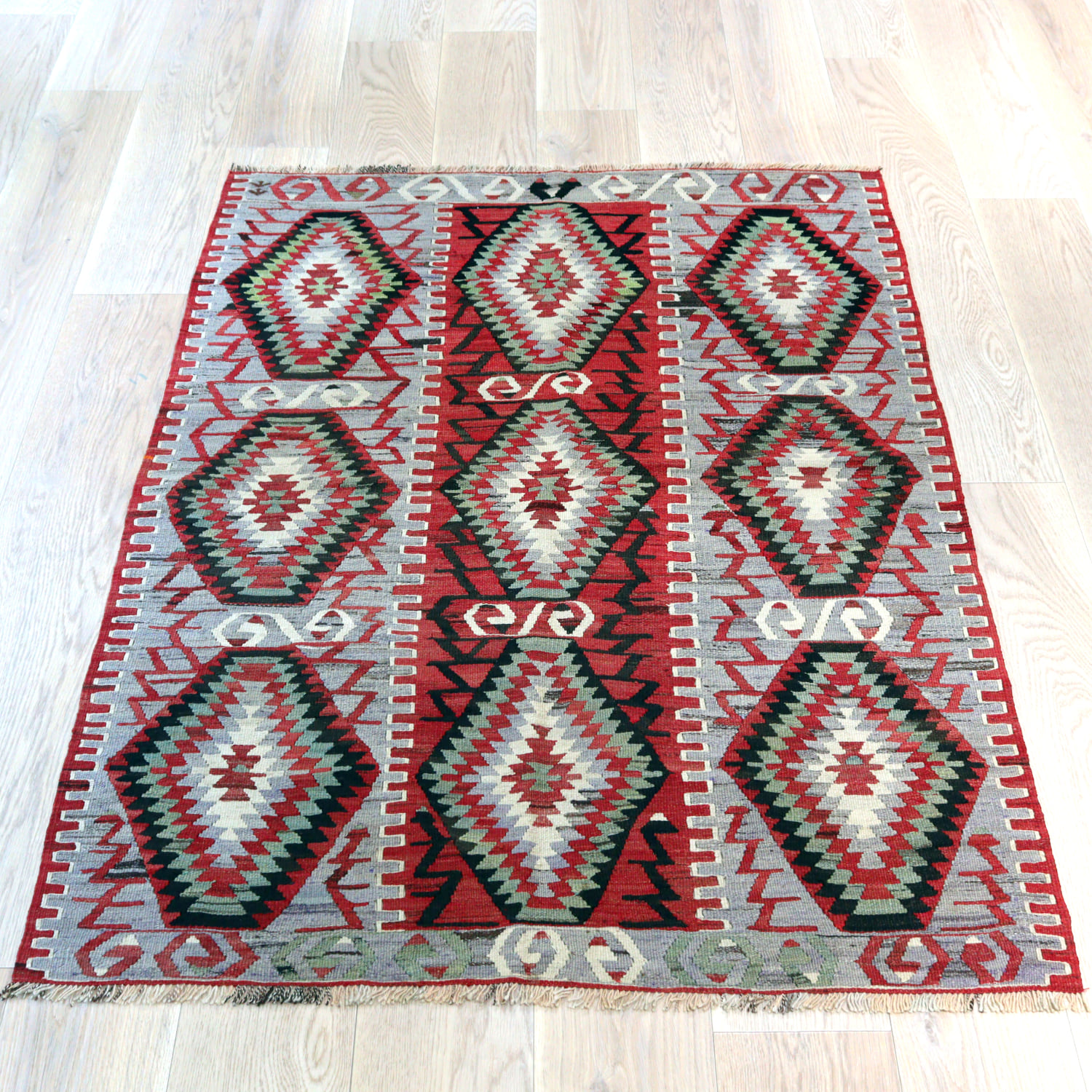 【15%OFF】オールドキリム エシュメ162×113cm ９つのイーブルアイ