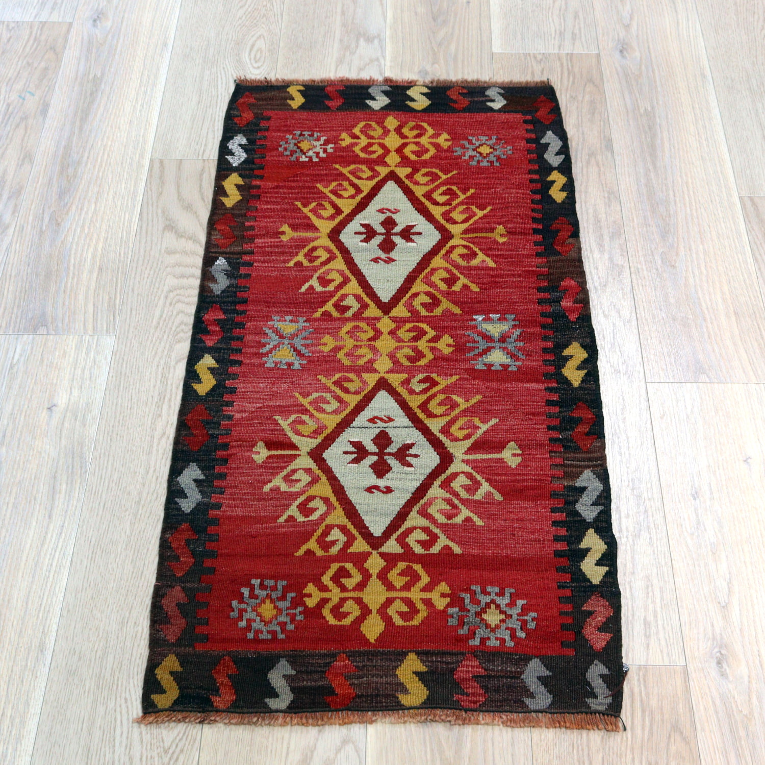 【15%OFF】オールドキリム エミルダア120×56cm 2つのメダリオン レッド