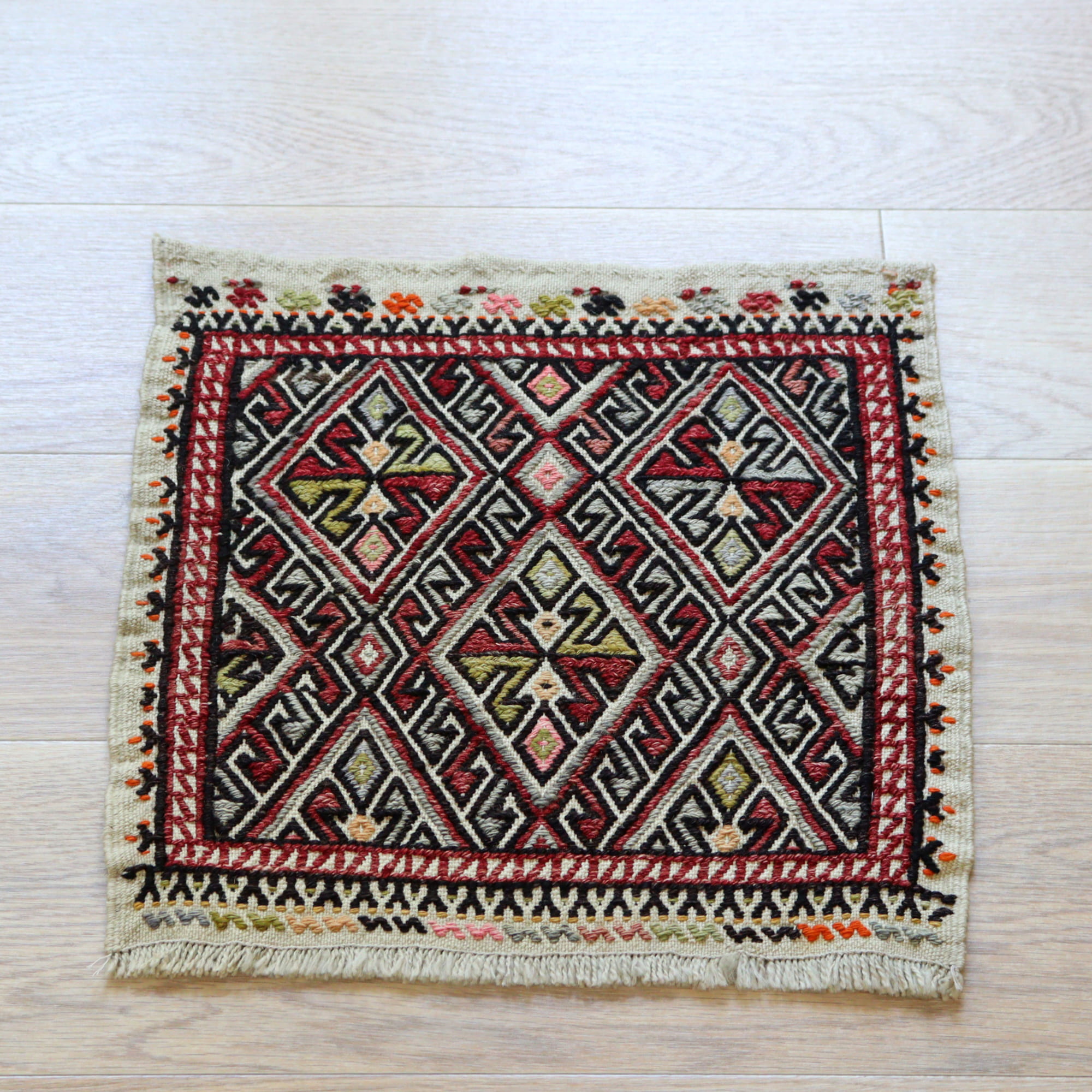 オールドキリム コンヤ ヘイベ44×45cm ドラゴンのモチーフ ジジム織り