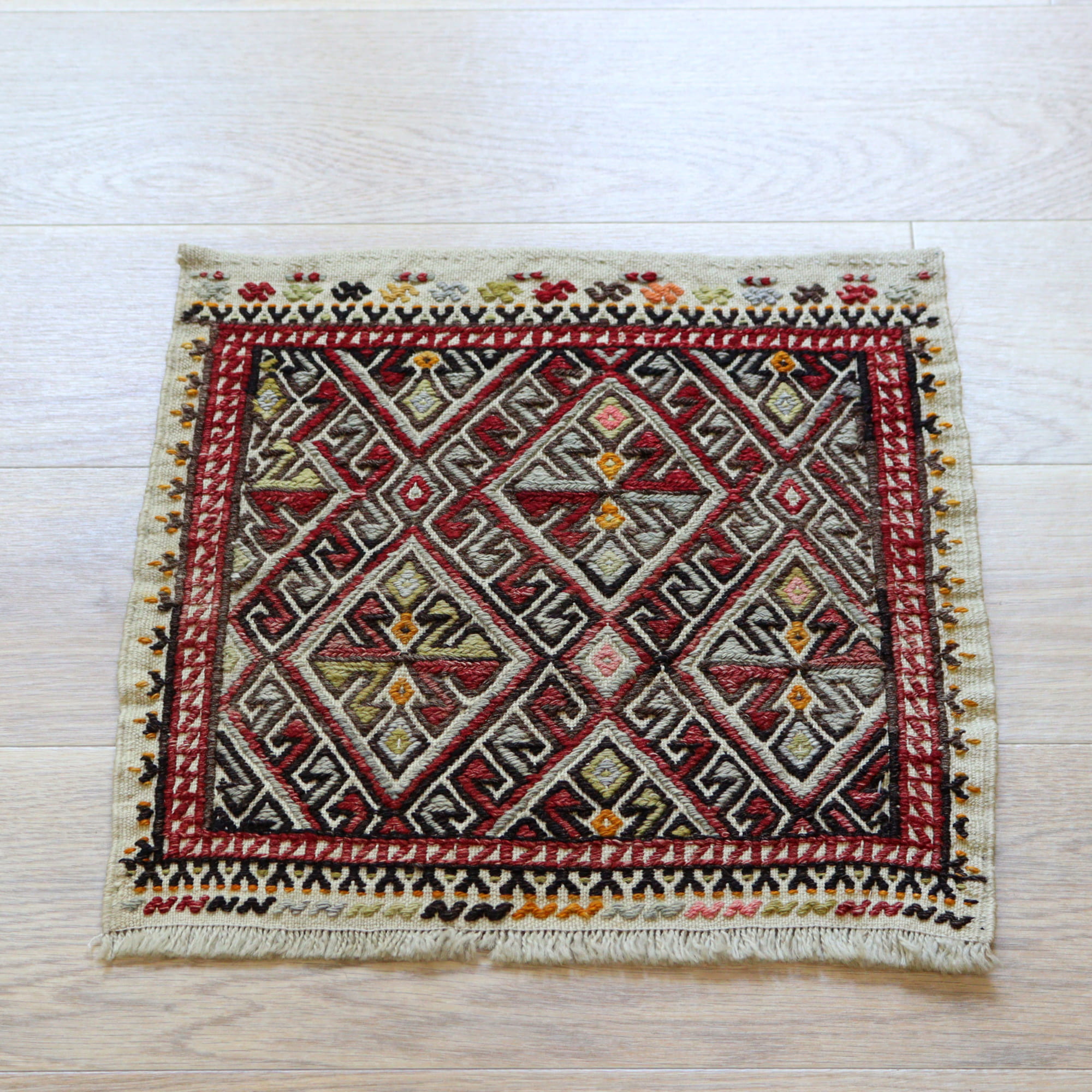 オールドキリム コンヤ ヘイベ45×46cm ドラゴンのモチーフ ジジム織り