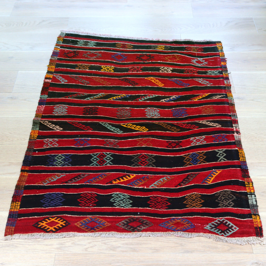 【15%OFF】オールドキリム アフィヨン131×105cm レッド＆ブラック ジジム
