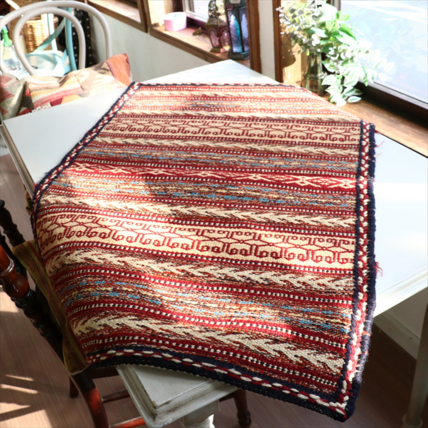 刺繍のようなスザンニ織りのキリム　イラン東北部カラート83×59cm スザンニ織りのボーダー