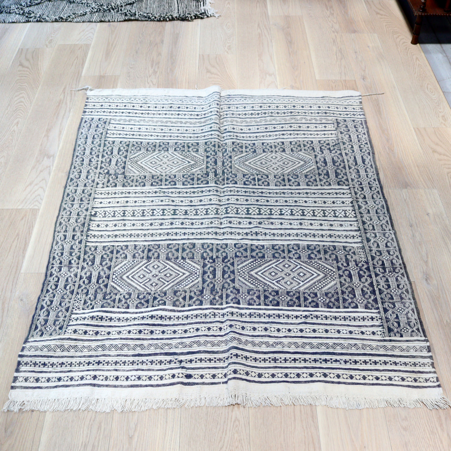 ベルベル族のオールドキリム モロッコ155×118cm ヴィンテージウォッシュ ネイビー