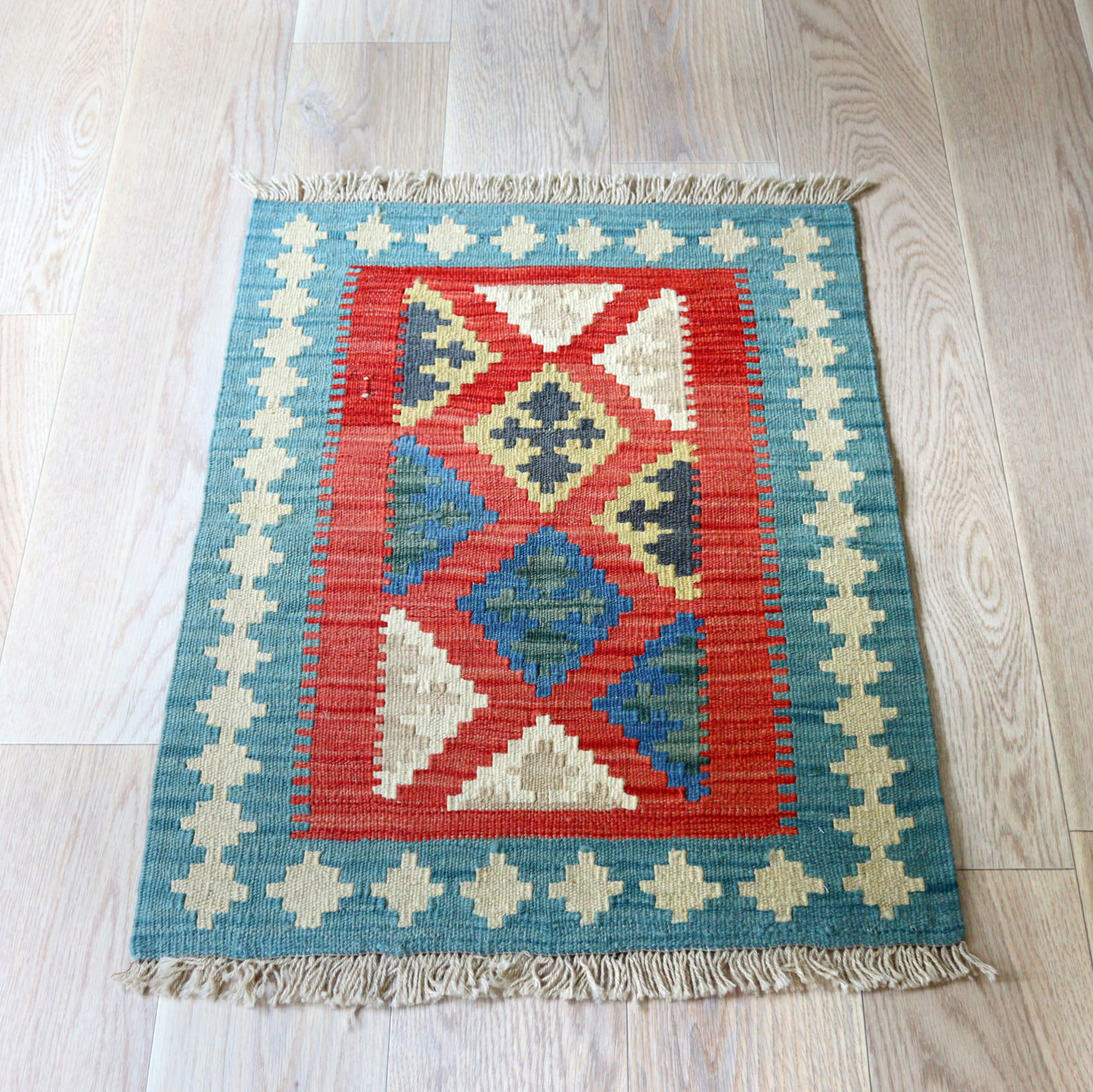 【15%OFF】カシュカイキリム イラン 手織り84×65cm カラフルな幾何学モチーフ