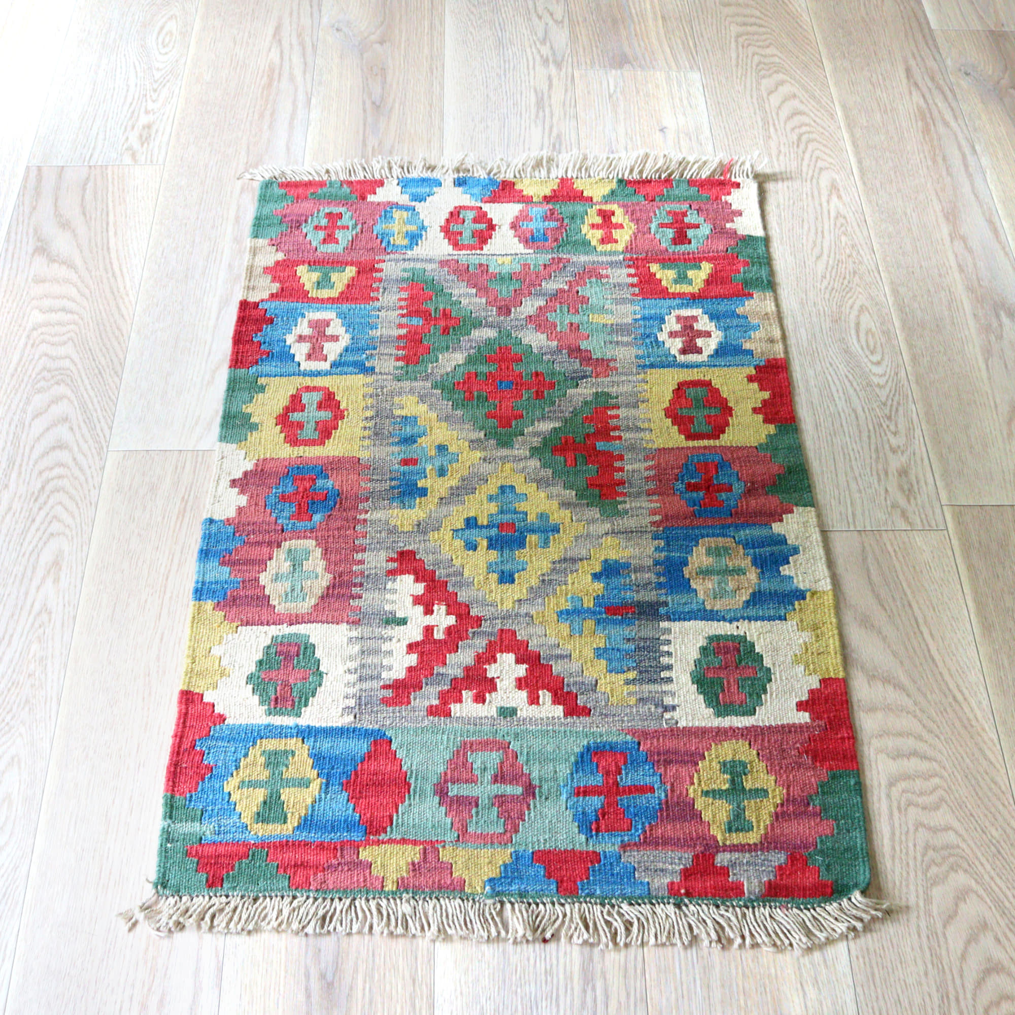【15%OFF】カシュカイキリム イラン 手織り99×64cm カラフルな幾何学モチーフ