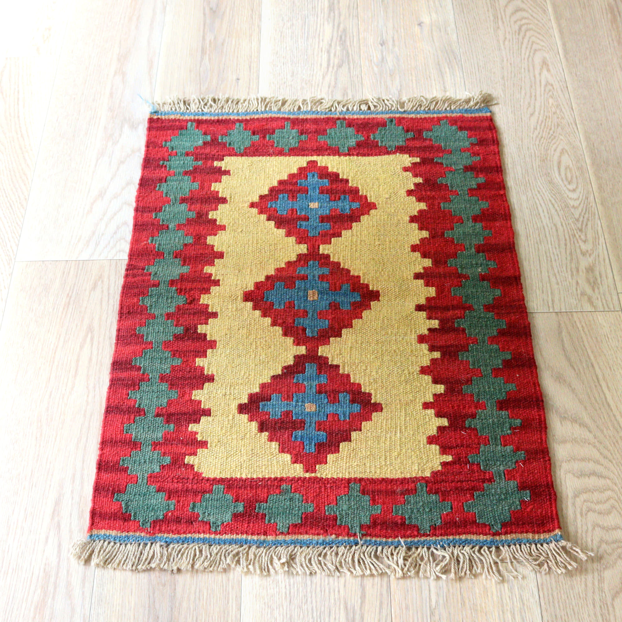 【15%OFF】カシュカイキリム イラン 手織り82×59cm カラフルな幾何学モチーフ