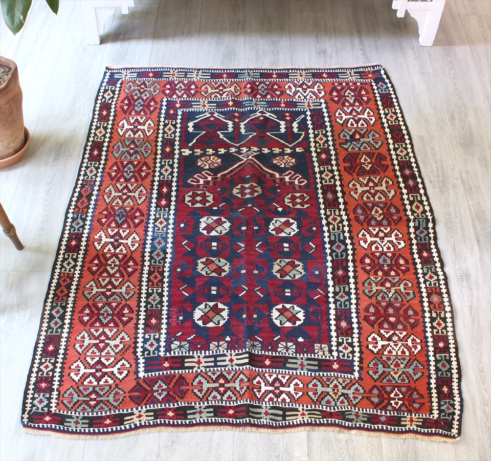 アンティークキリム　チャンクル 151×116cm セッヂャーデ　コチニールピンクのミフラープ