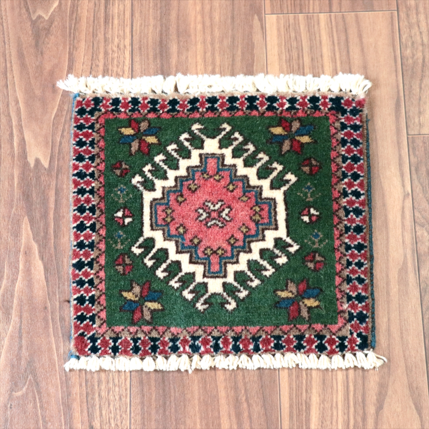 ヤラメ 手織りラグ 29×32cm 　ミニサイズ /トライバルラグ