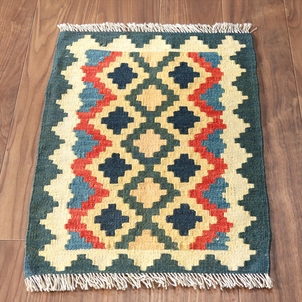 カシュカイ族の手織りキリム　ミニ　68×46cm