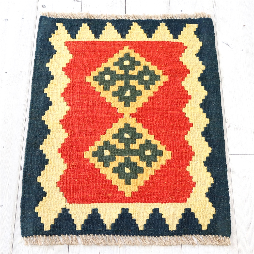 カシュカイ族の手織りキリム・シラーズ 57×44cm 発色のよいカラフルモチーフ