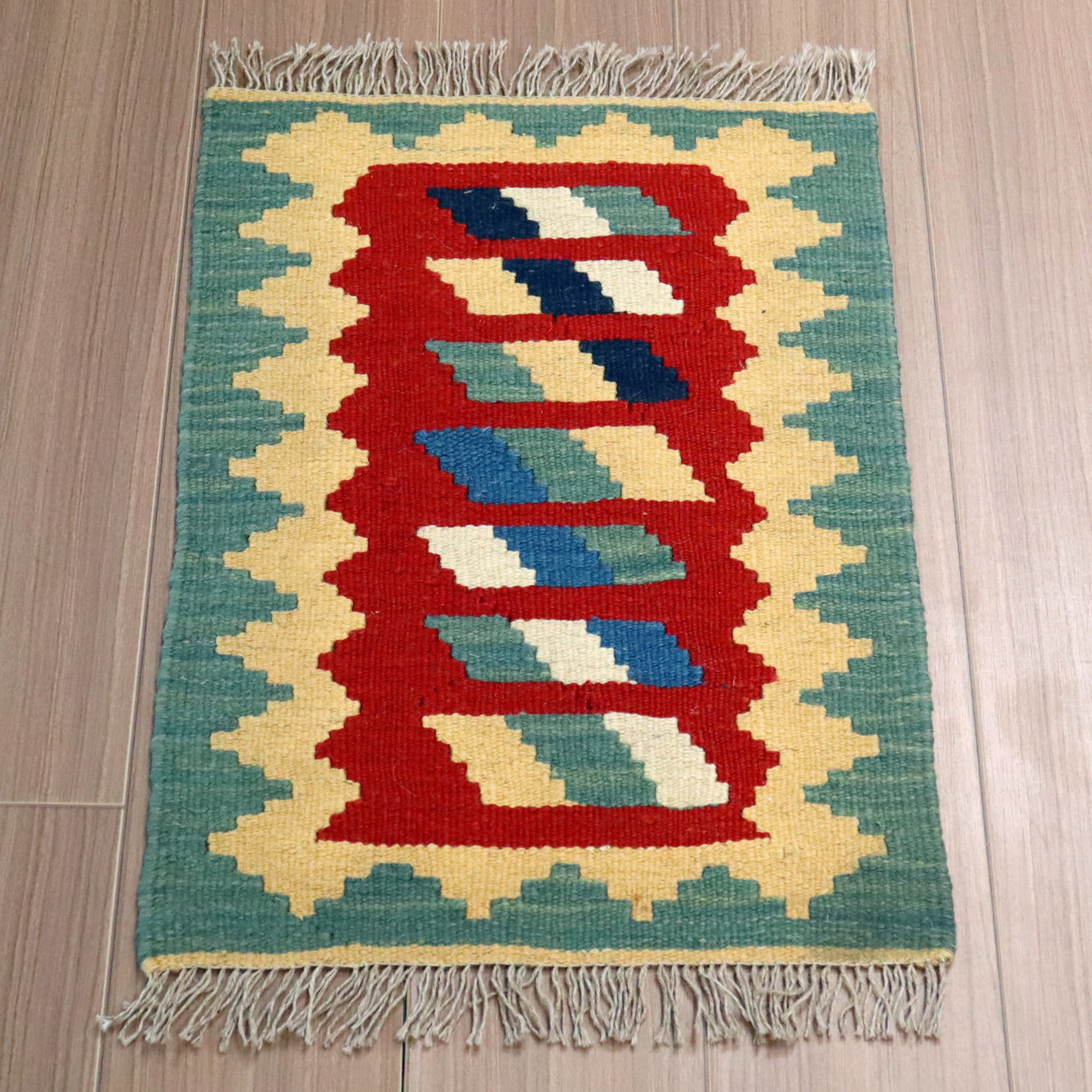 カシュカイ族の手織りキリム・シラーズ 61×42cm 発色のよいカラフルモチーフ