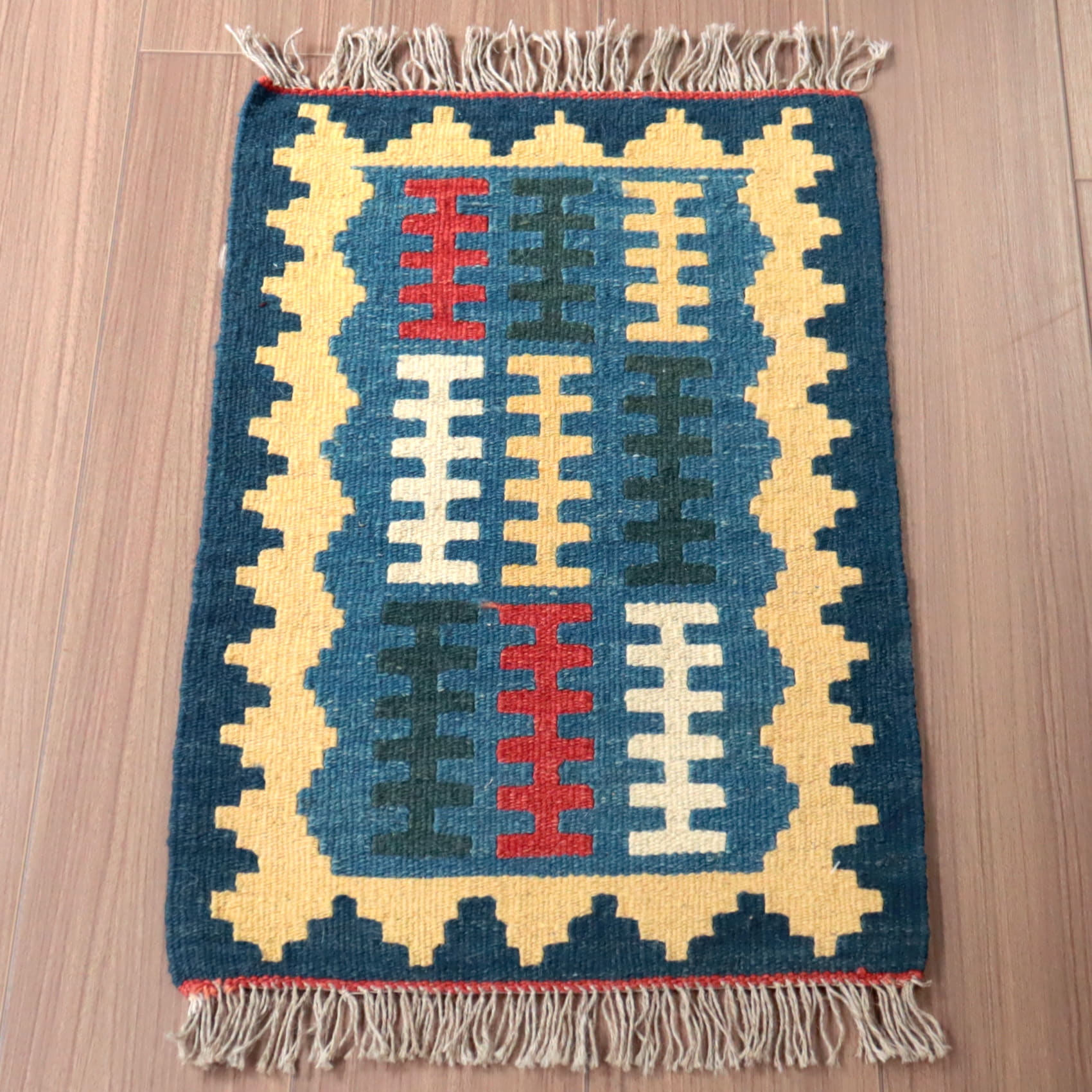 キリム カシュカイ族の手織りキリム 63×41cm カラフルモチーフ