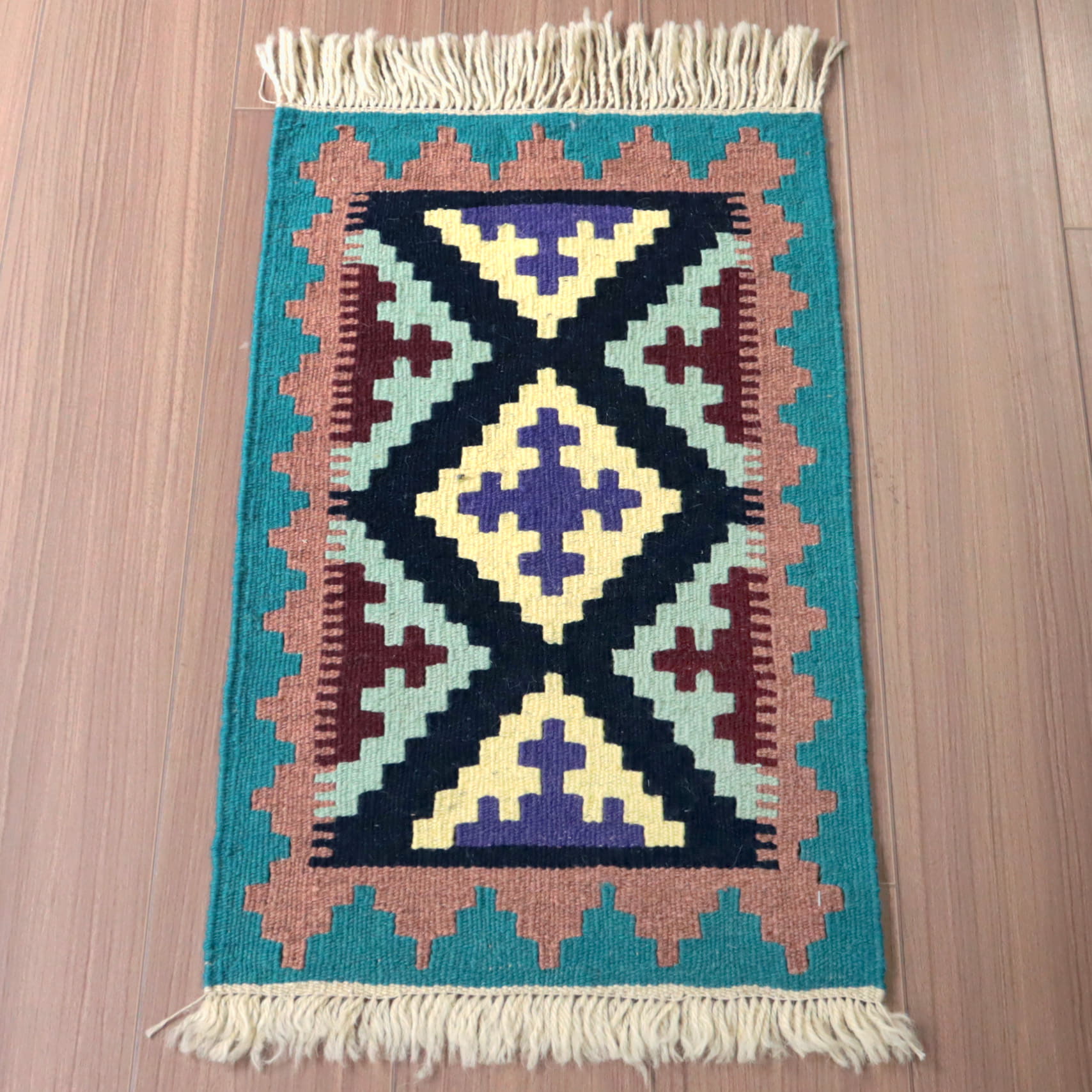 キリム カシュカイ族の手織りキリム 68×41cm カラフルモチーフ
