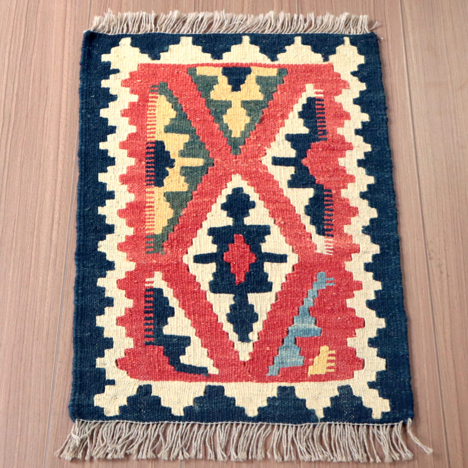 キリム カシュカイ族の手織りキリム 59×40cm カラフルモチーフ