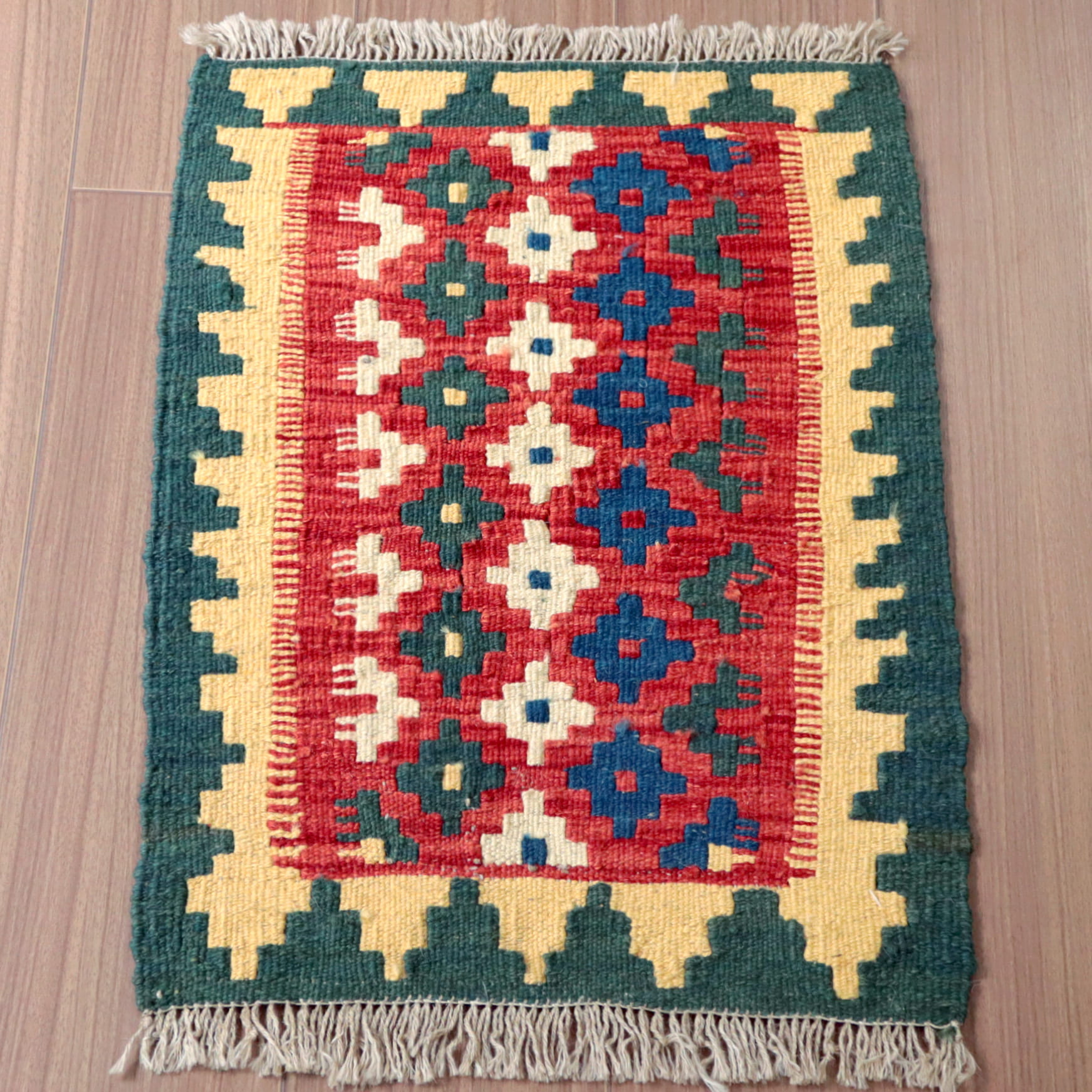 キリム カシュカイ族の手織りキリム 58×40cm カラフルモチーフ