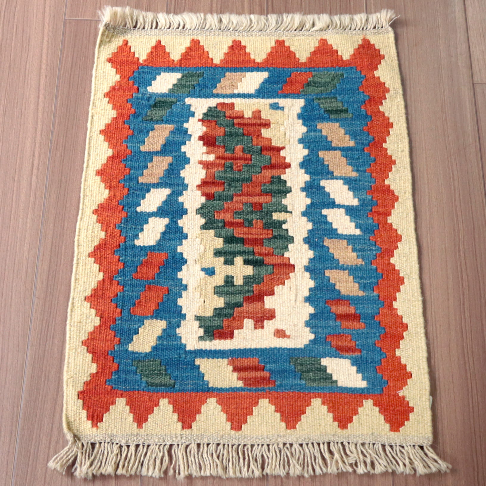 キリム カシュカイ族の手織りキリム 63×44cm カラフルモチーフ