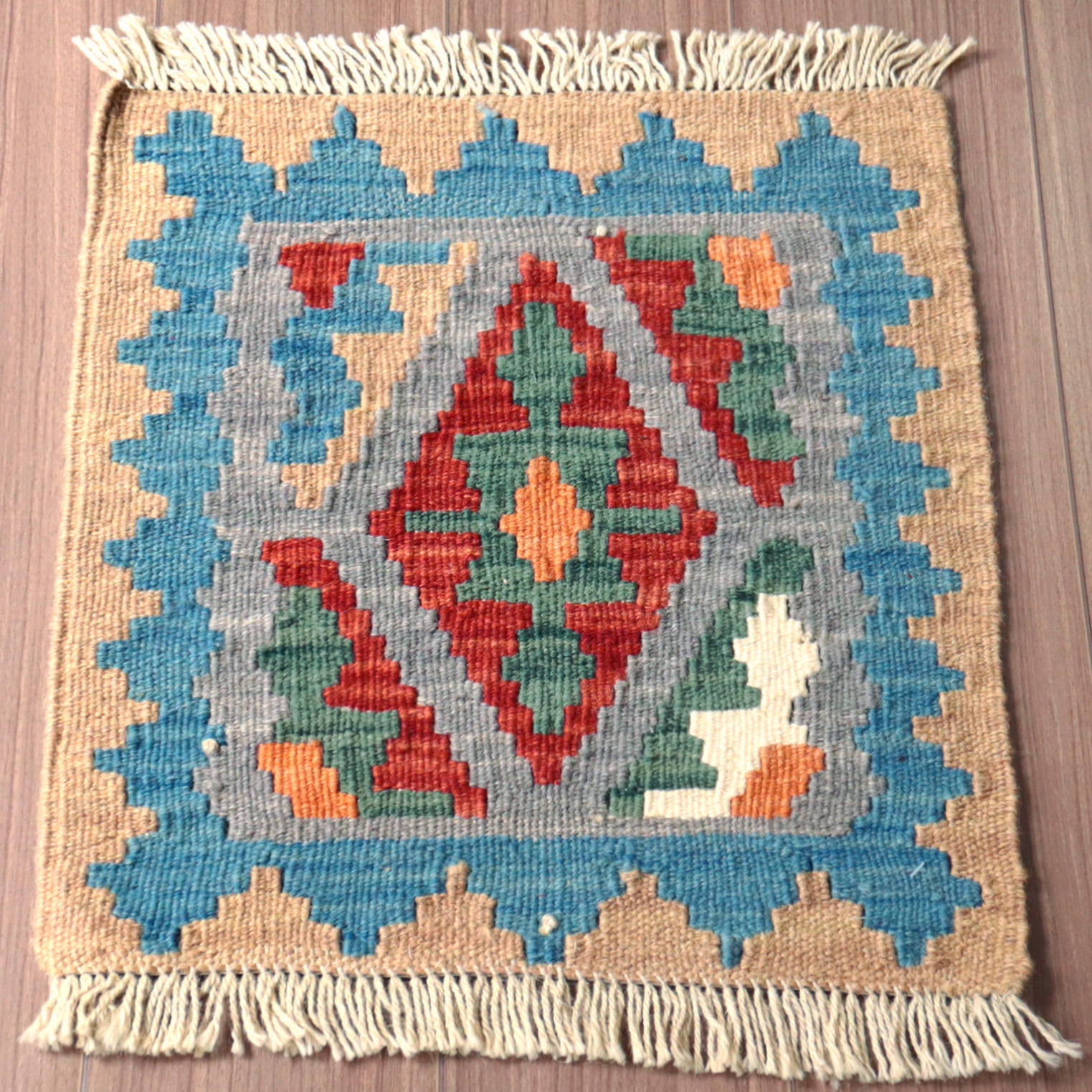 キリム カシュカイ族の手織りキリム 49×44cm カラフルモチーフ